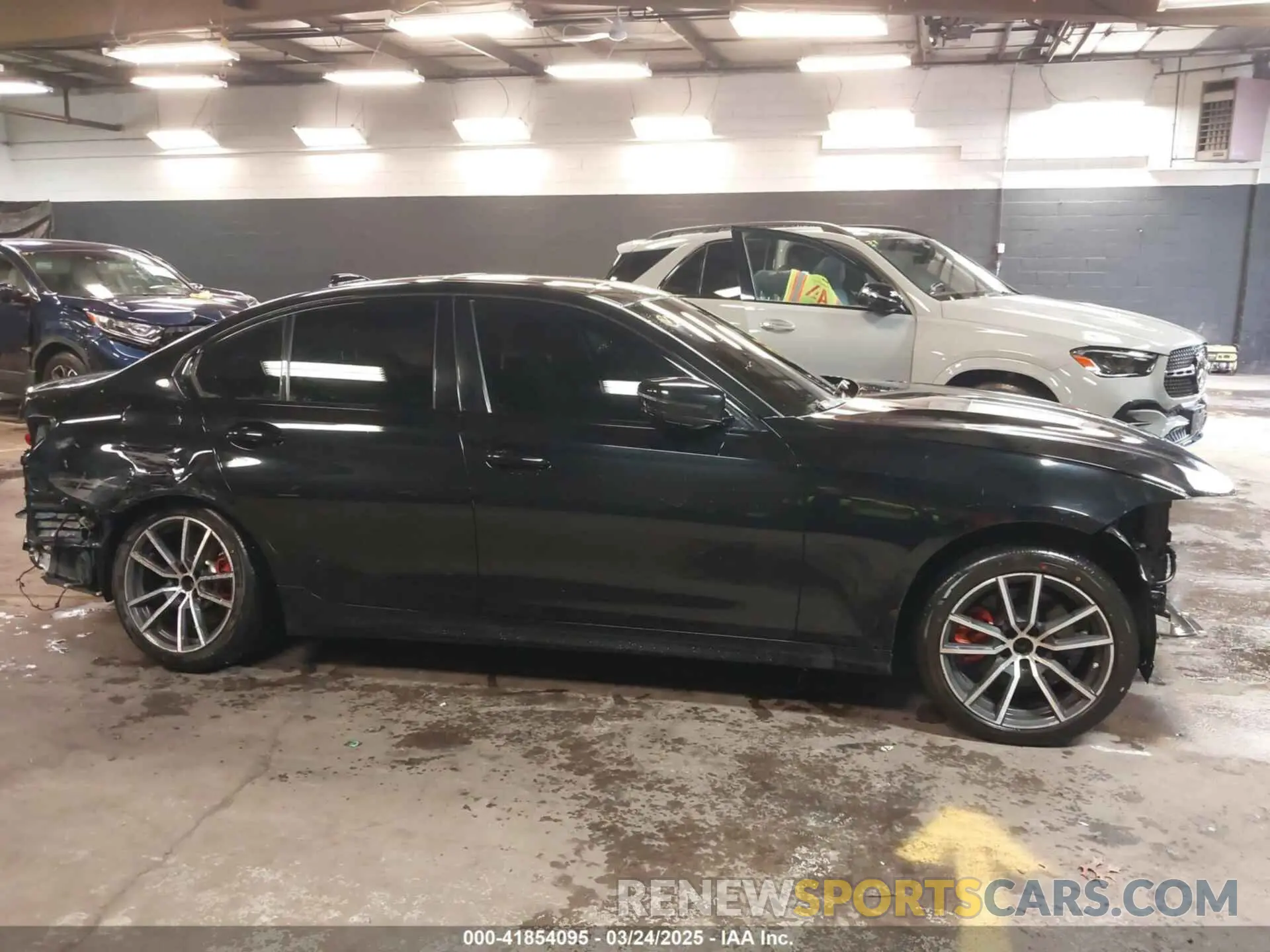 14 Photograph of a damaged car 3MW5R7J08L8B10398 BMW 330I 2020