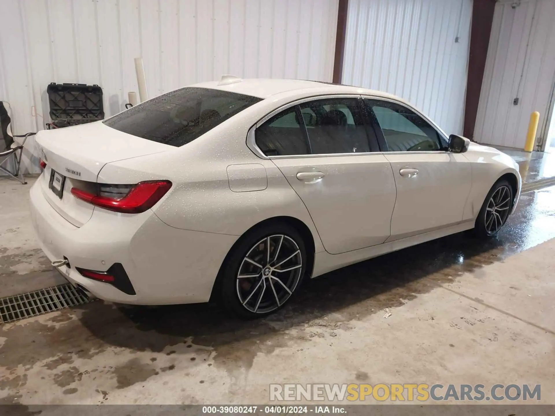 4 Photograph of a damaged car 3MW5R7J08L8B17657 BMW 330I 2020