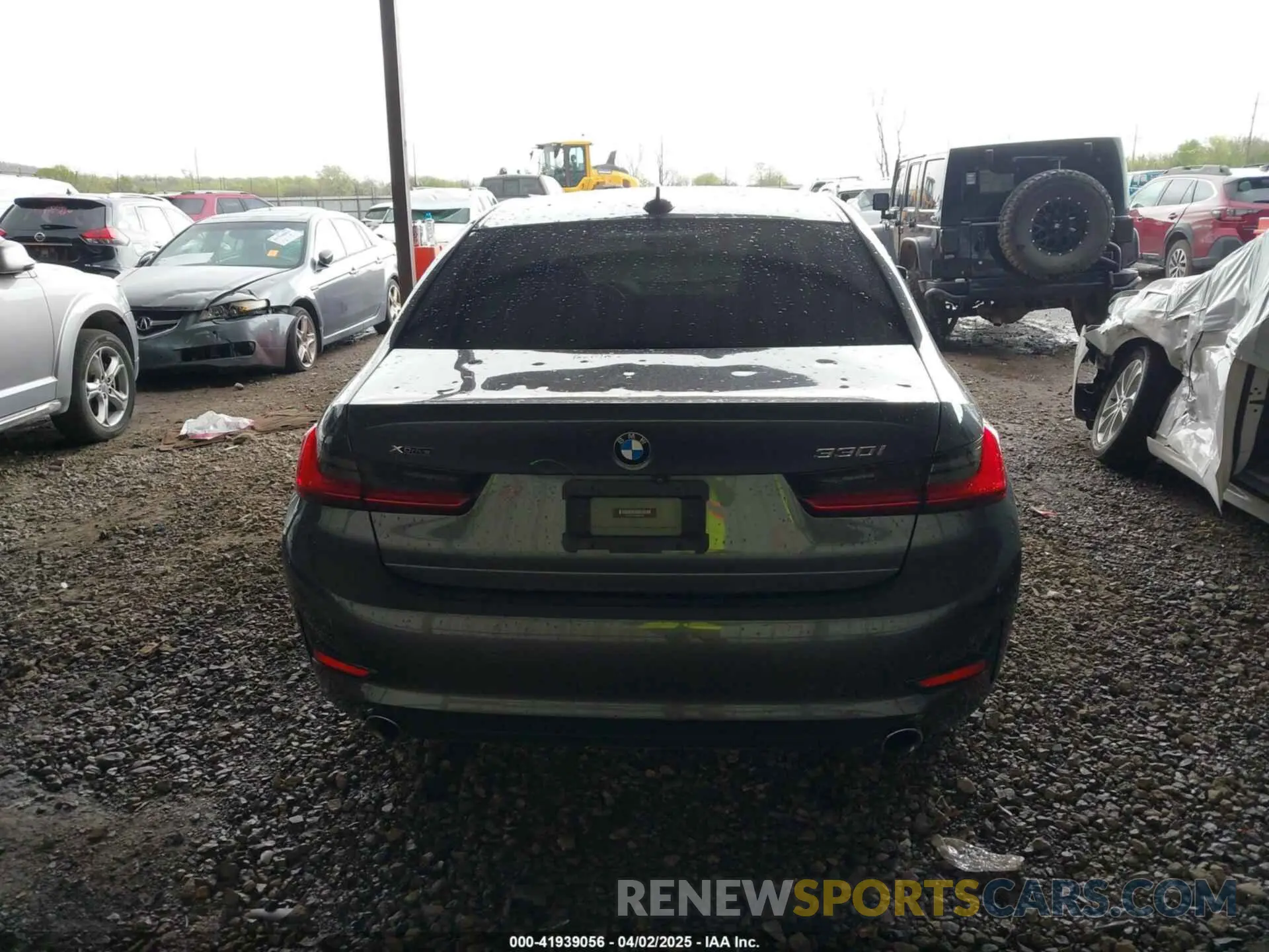 17 Photograph of a damaged car 3MW5R7J09L8B05601 BMW 330I 2020