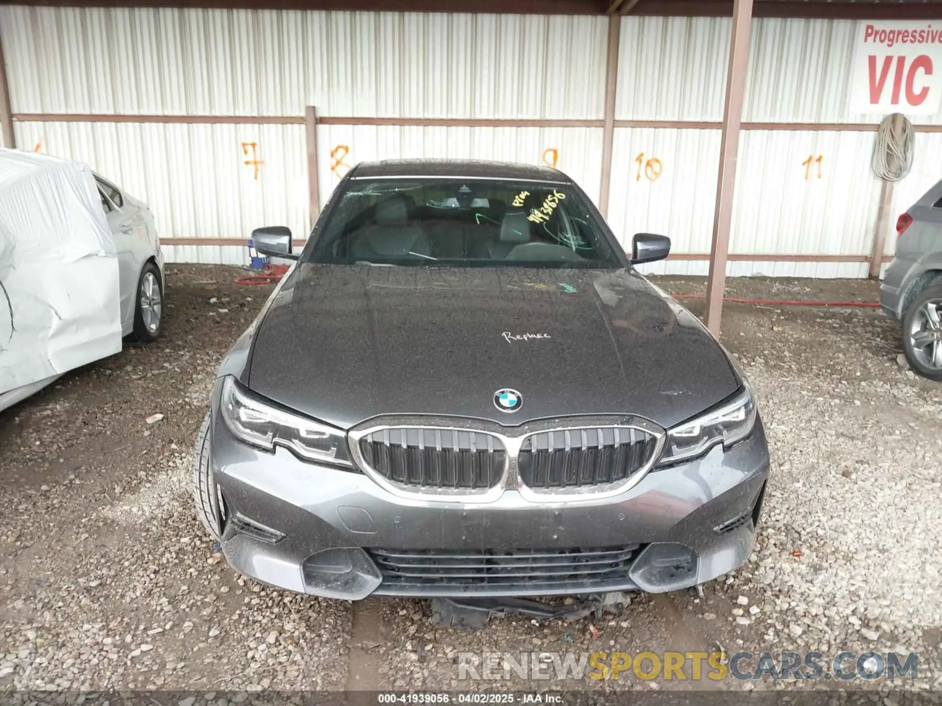 18 Photograph of a damaged car 3MW5R7J09L8B05601 BMW 330I 2020