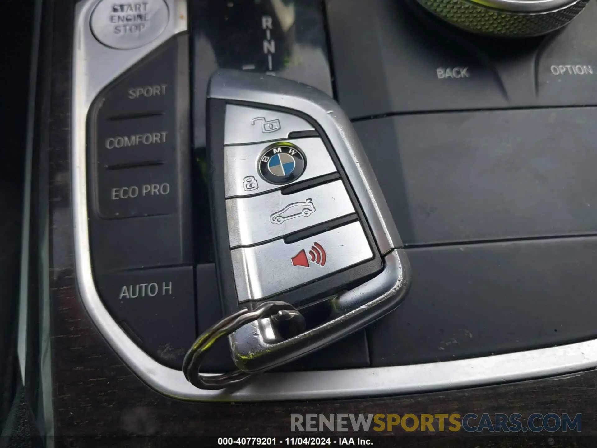 11 Photograph of a damaged car 3MW5R7J09L8B25198 BMW 330I 2020
