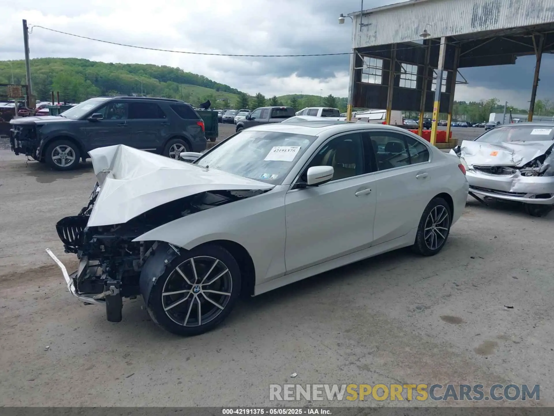 2 Photograph of a damaged car 3MW5R7J09L8B30823 BMW 330I 2020