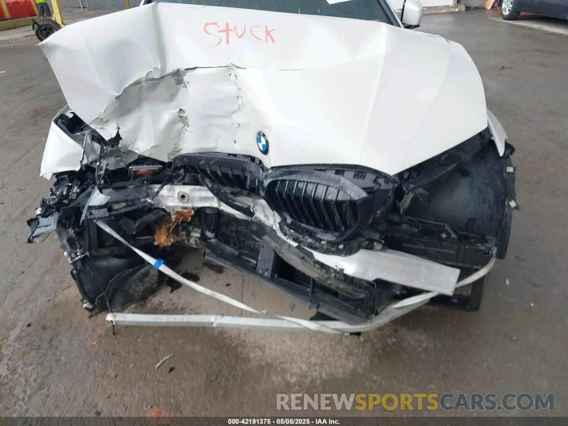 6 Photograph of a damaged car 3MW5R7J09L8B30823 BMW 330I 2020