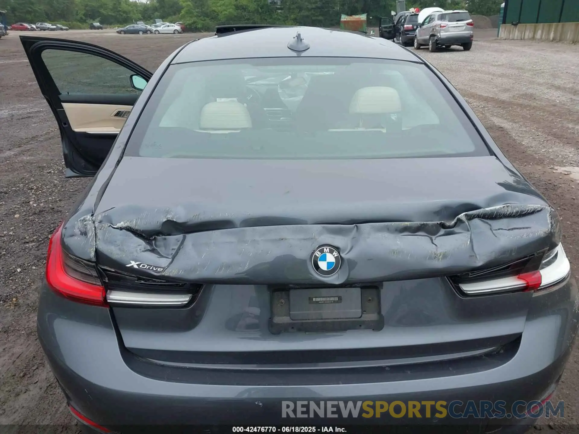 15 Photograph of a damaged car 3MW5R7J0XL8B33178 BMW 330I 2020