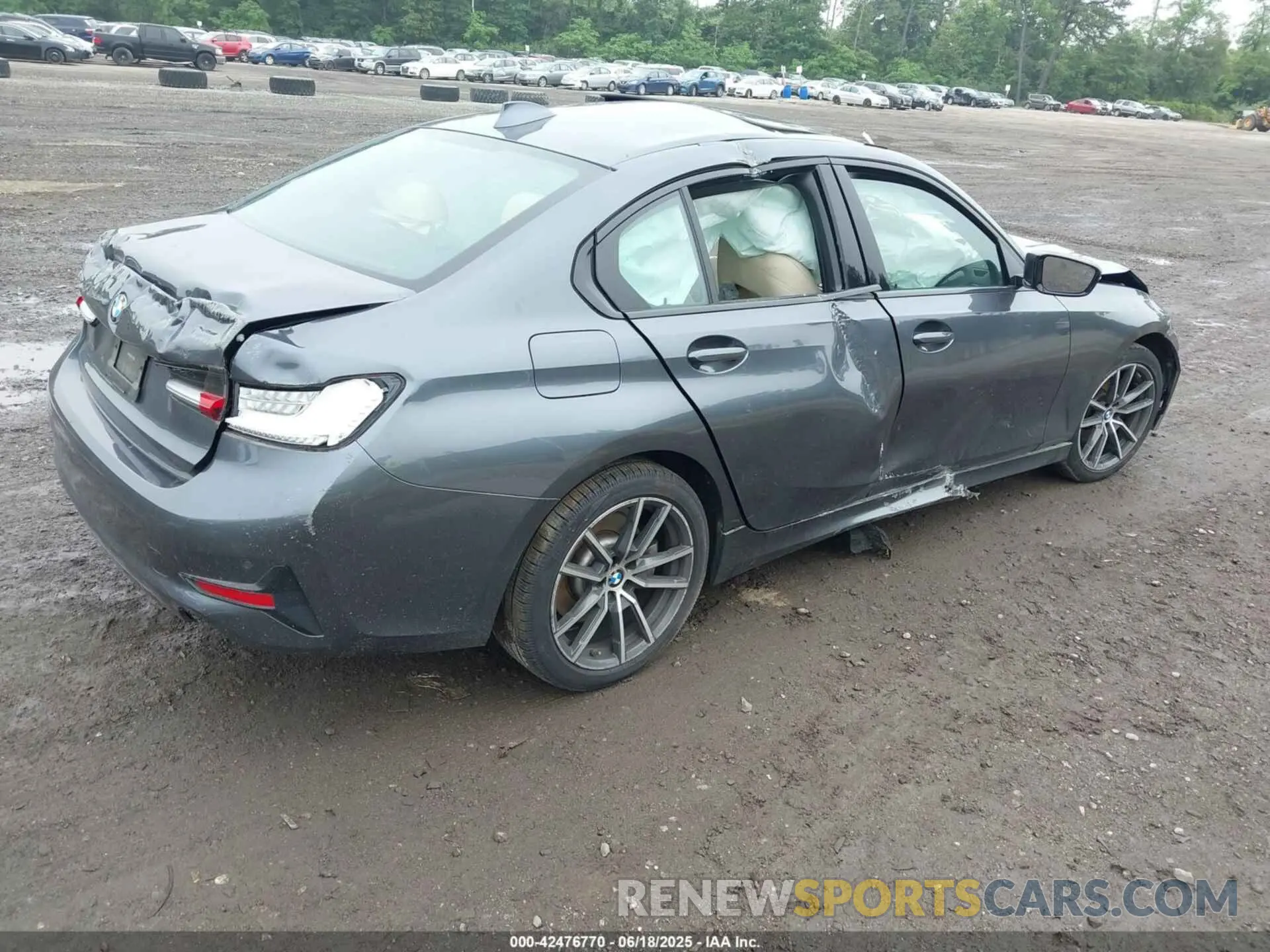 4 Photograph of a damaged car 3MW5R7J0XL8B33178 BMW 330I 2020