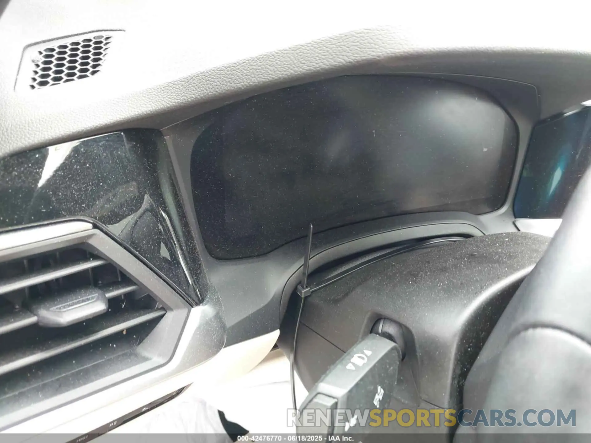 7 Photograph of a damaged car 3MW5R7J0XL8B33178 BMW 330I 2020