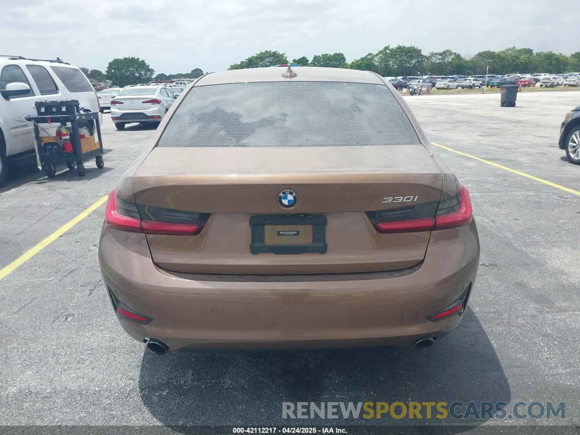 16 Photograph of a damaged car WBA5R1C05LFH82648 BMW 330I 2020