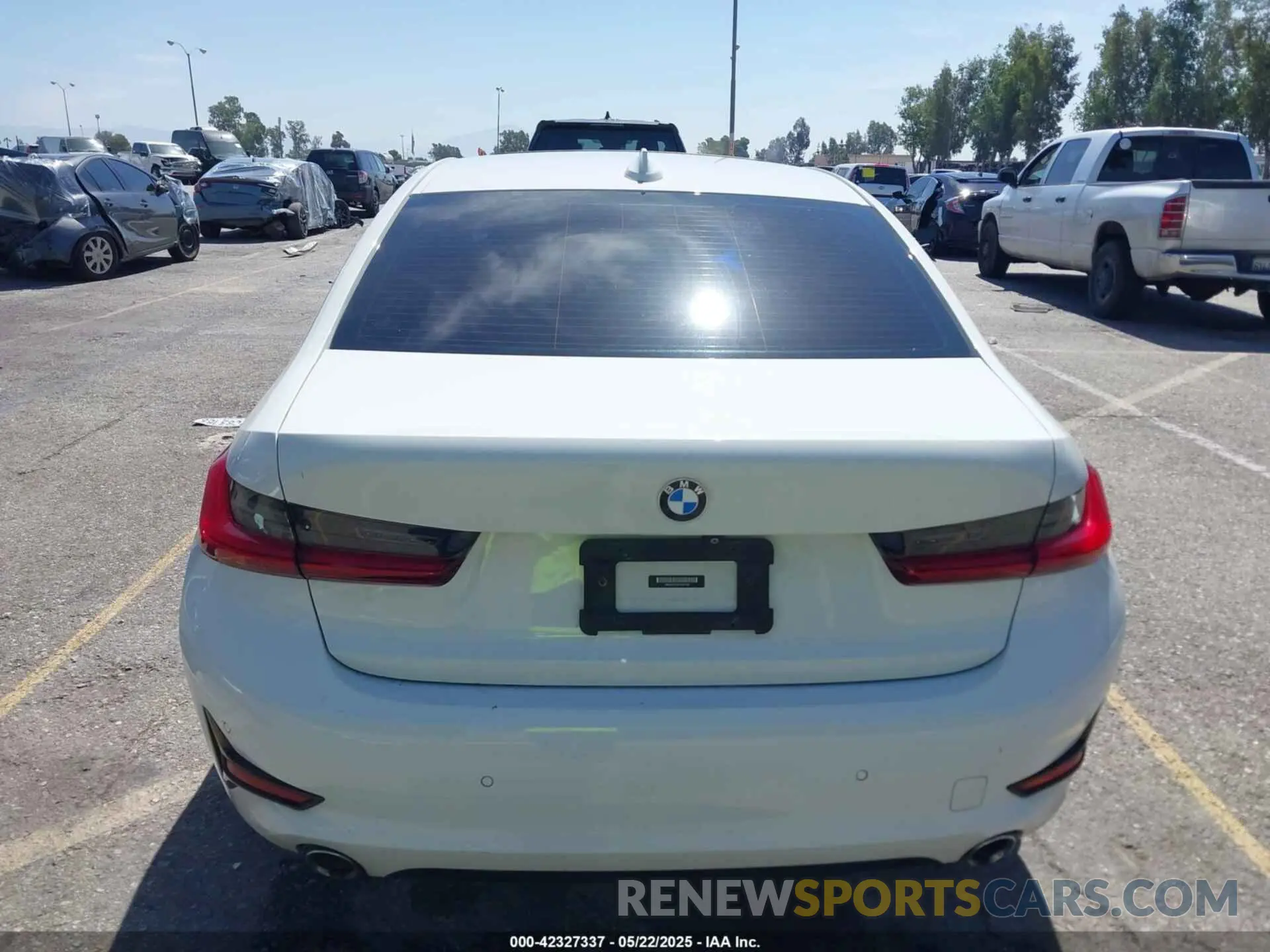 16 Photograph of a damaged car WBA5R1C09LFH54190 BMW 330I 2020