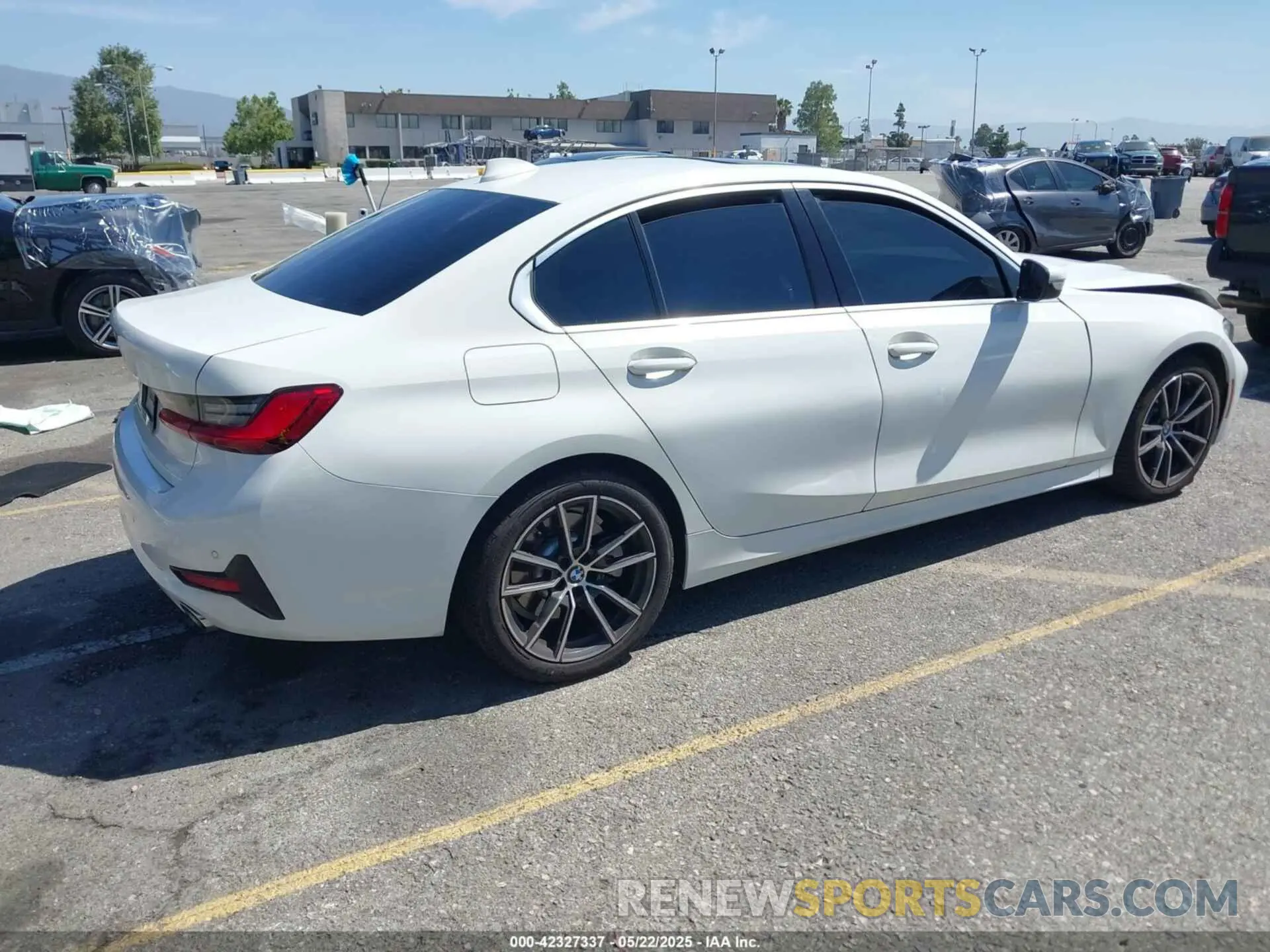 4 Photograph of a damaged car WBA5R1C09LFH54190 BMW 330I 2020