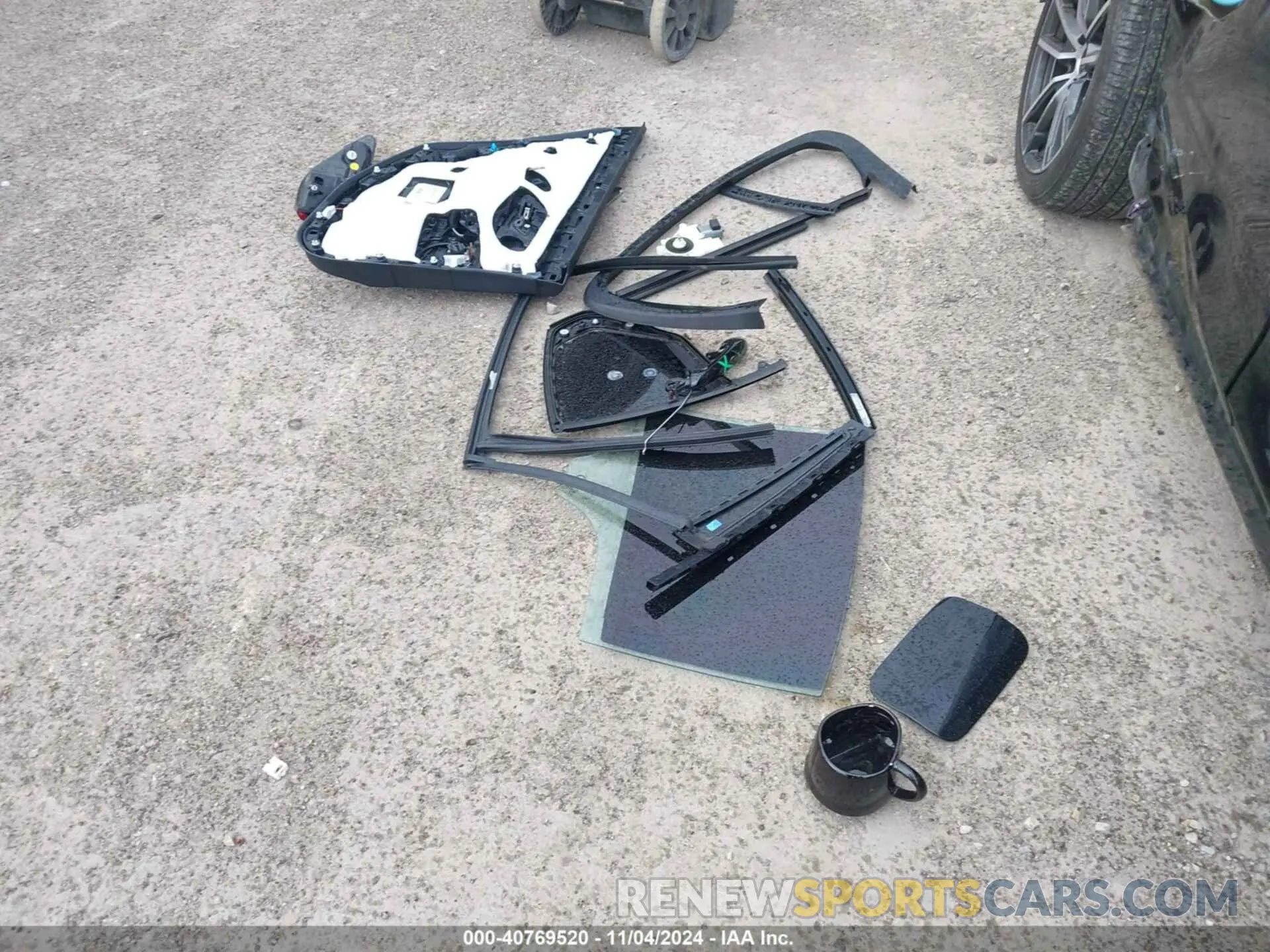 12 Photograph of a damaged car WBA5R7C02LFH39694 BMW 330I 2020