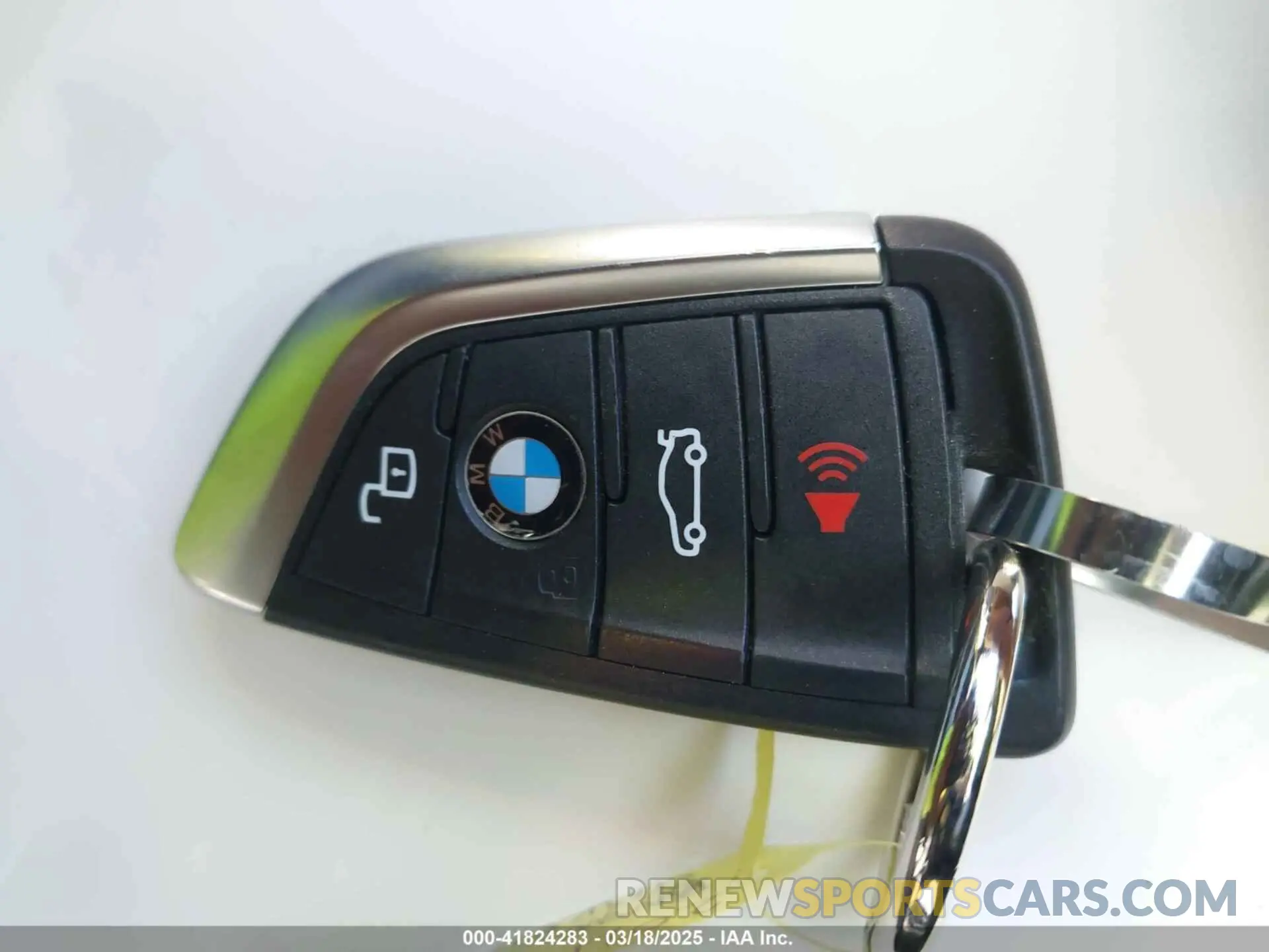 11 Photograph of a damaged car 3MW5R1J00M8B85692 BMW 330I 2021