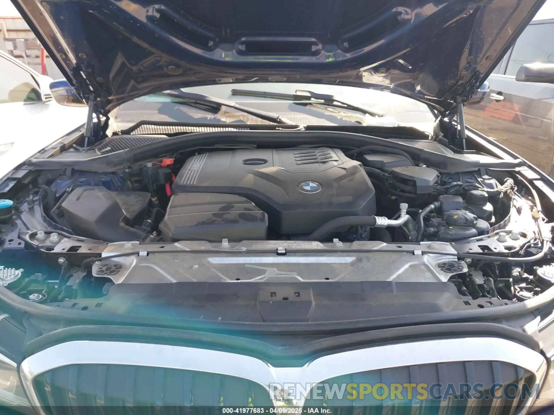 10 Photograph of a damaged car 3MW5R1J00M8C08985 BMW 330I 2021