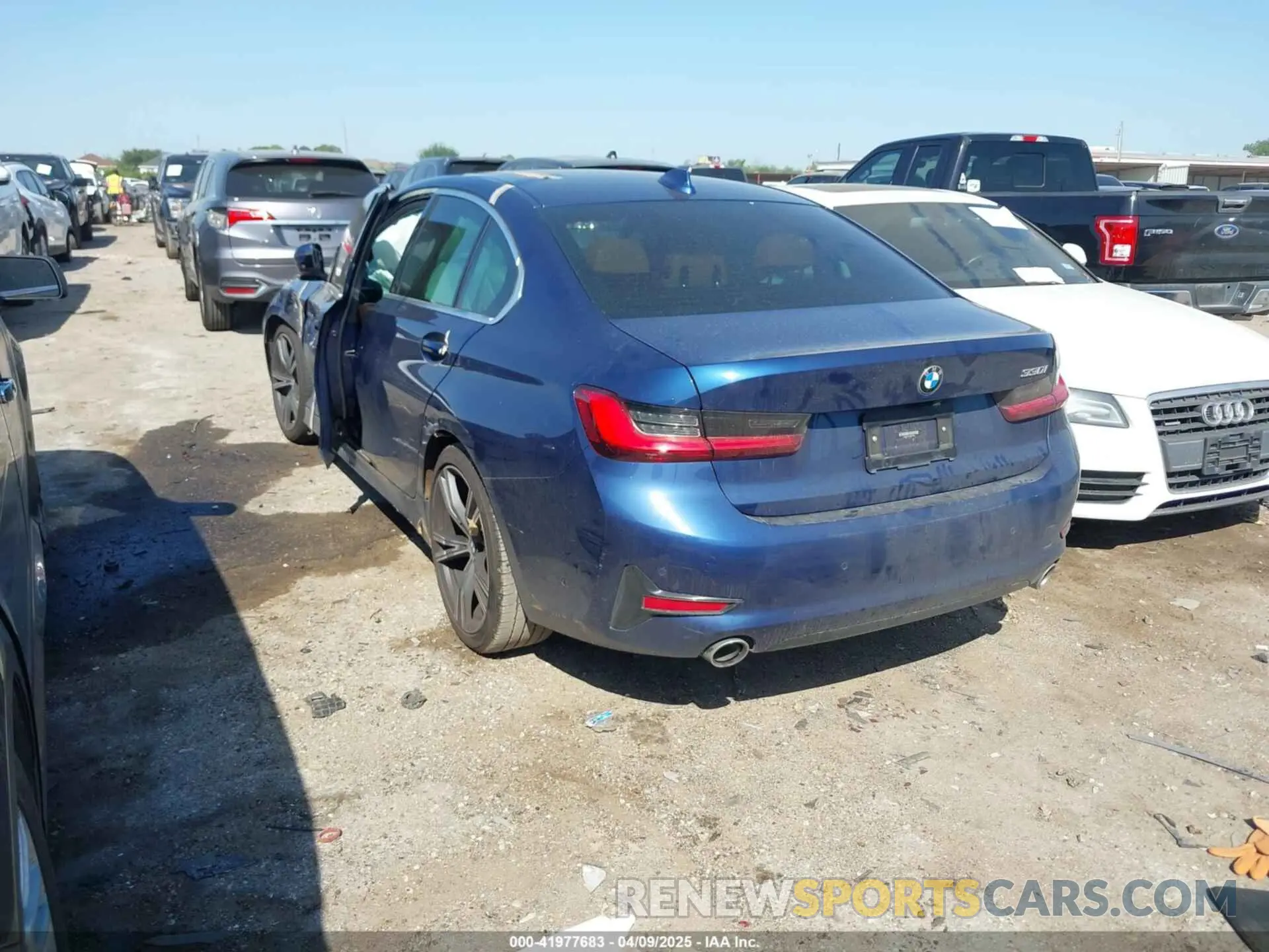 3 Photograph of a damaged car 3MW5R1J00M8C08985 BMW 330I 2021