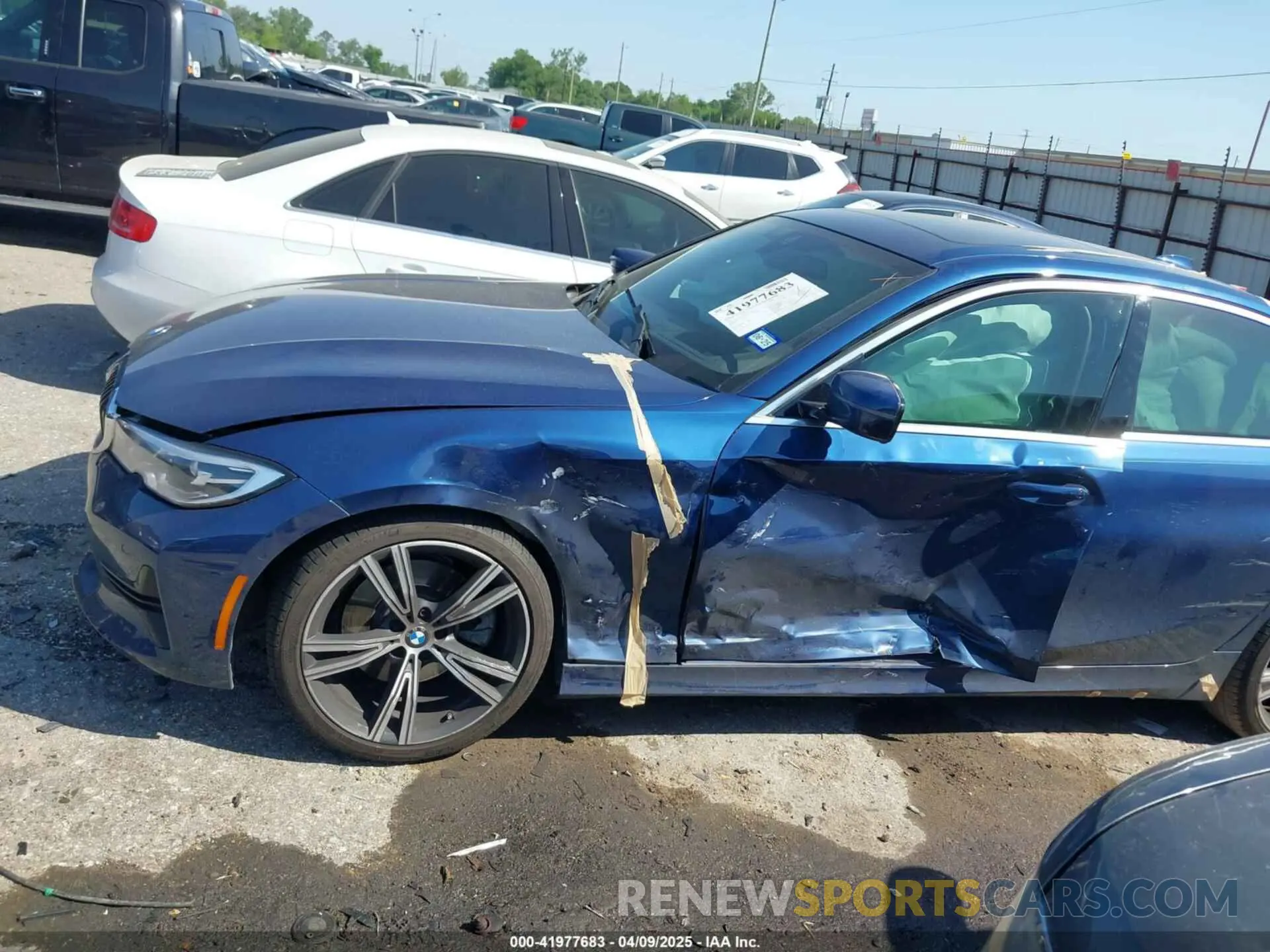 6 Photograph of a damaged car 3MW5R1J00M8C08985 BMW 330I 2021