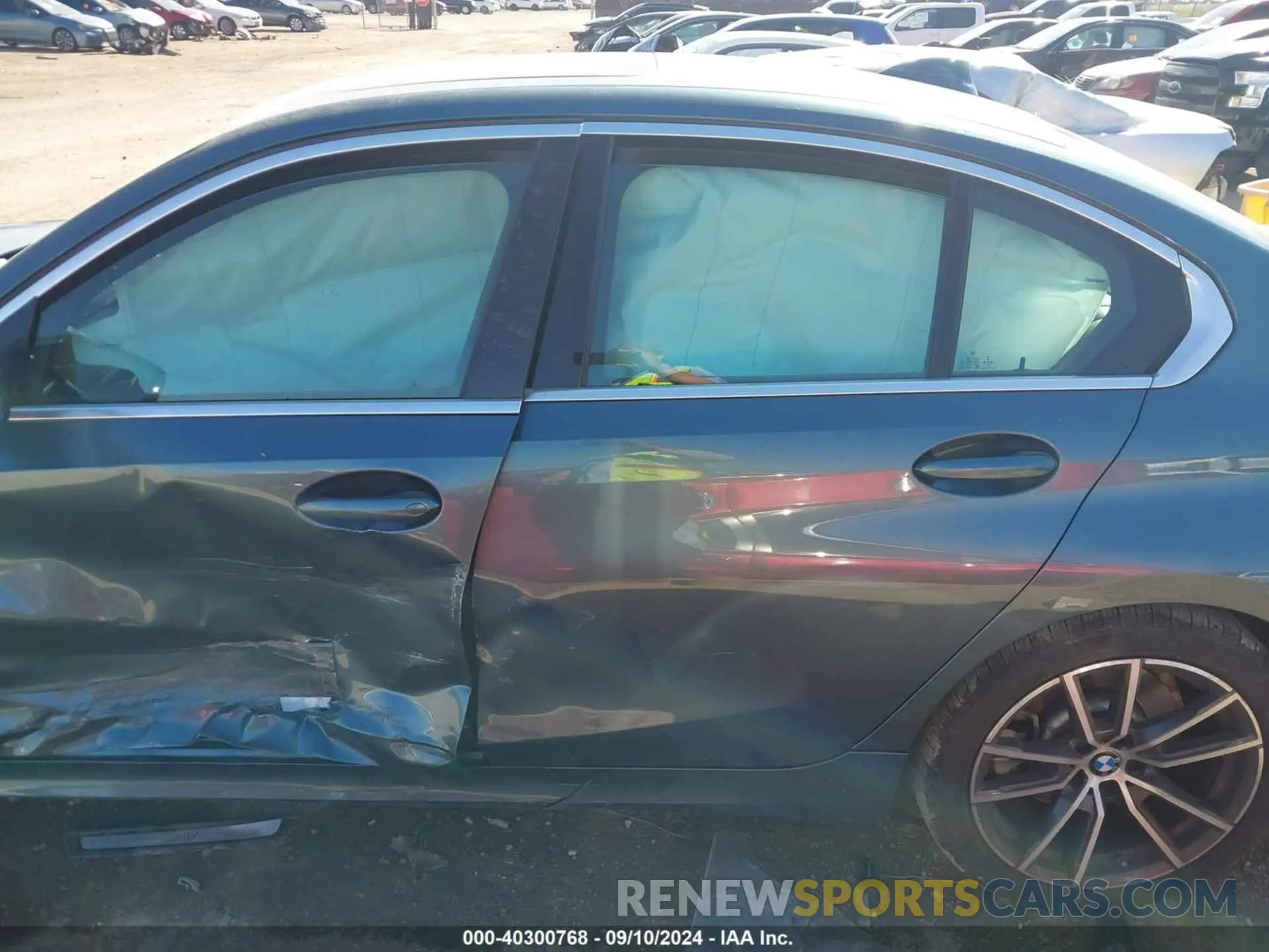 14 Photograph of a damaged car 3MW5R1J01M8B73194 BMW 330I 2021