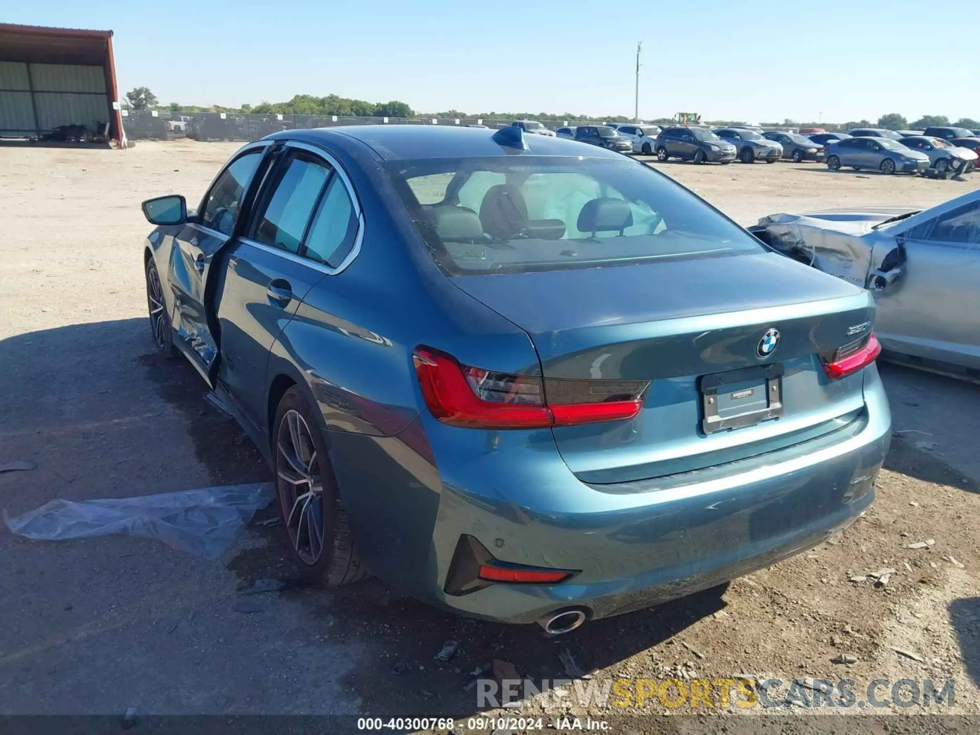 3 Photograph of a damaged car 3MW5R1J01M8B73194 BMW 330I 2021