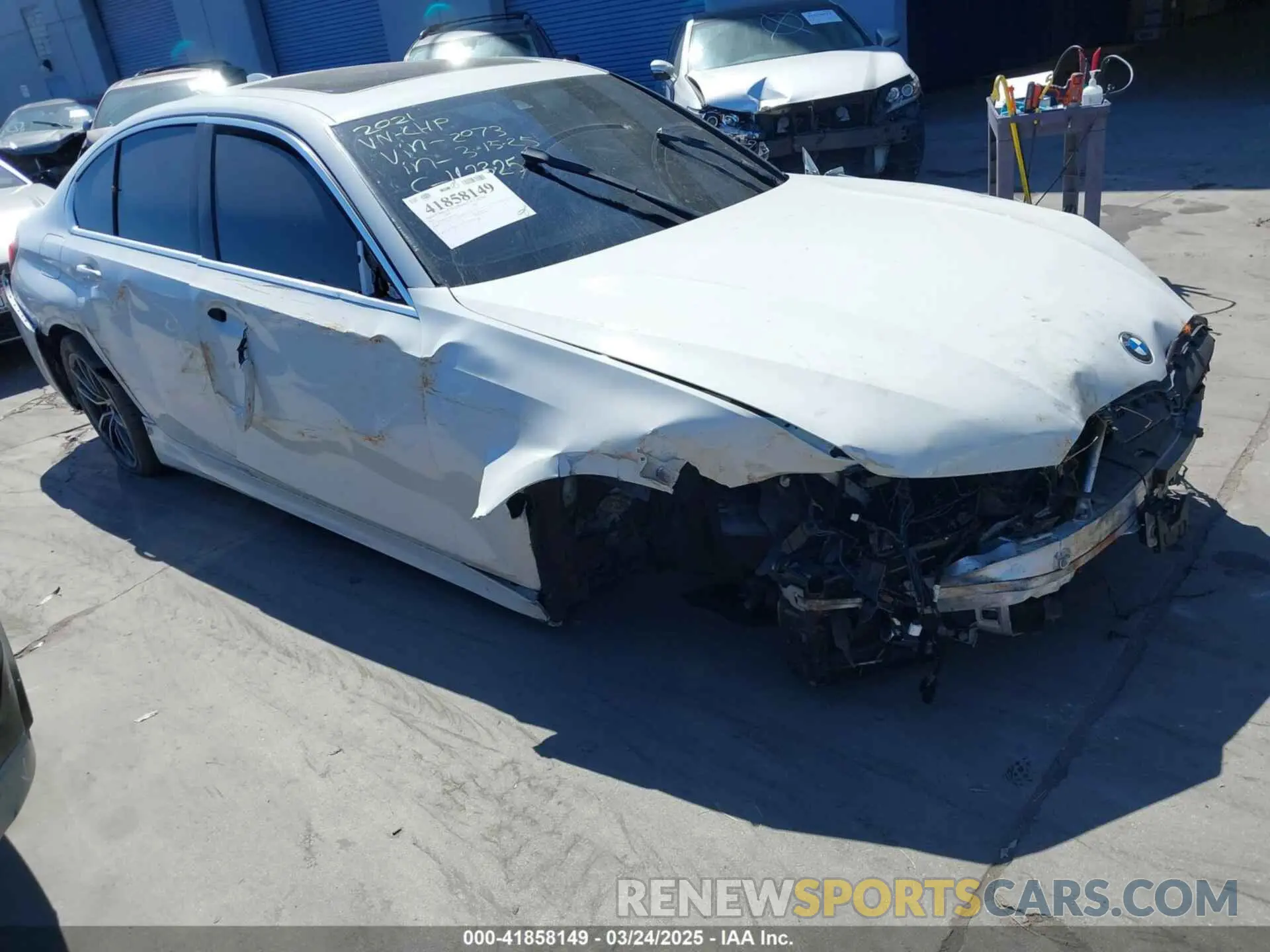 1 Photograph of a damaged car 3MW5R1J01M8B82073 BMW 330I 2021