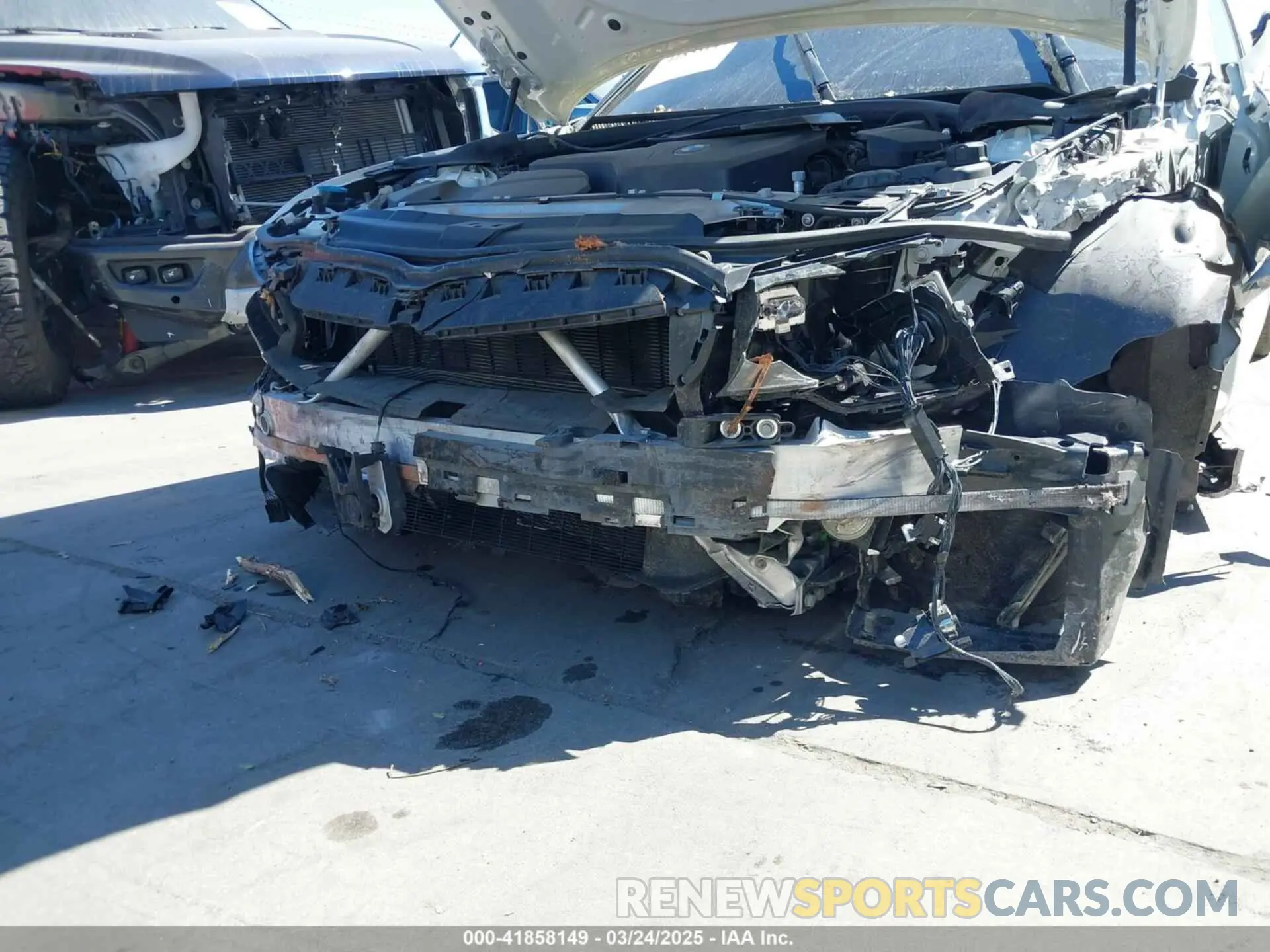 22 Photograph of a damaged car 3MW5R1J01M8B82073 BMW 330I 2021