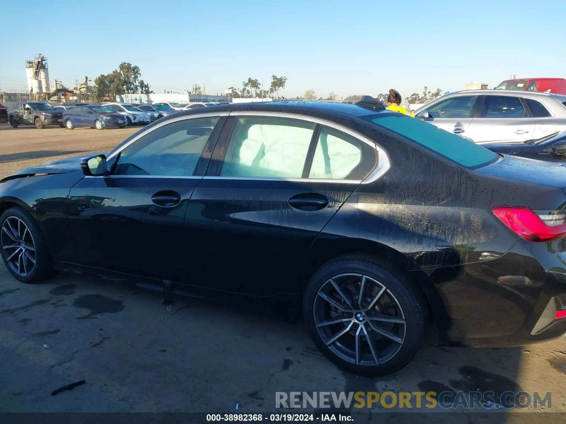 14 Photograph of a damaged car 3MW5R1J01M8B98645 BMW 330I 2021
