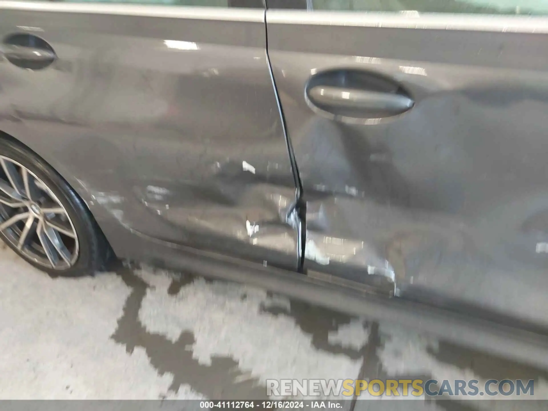 6 Photograph of a damaged car 3MW5R1J01M8C07439 BMW 330I 2021