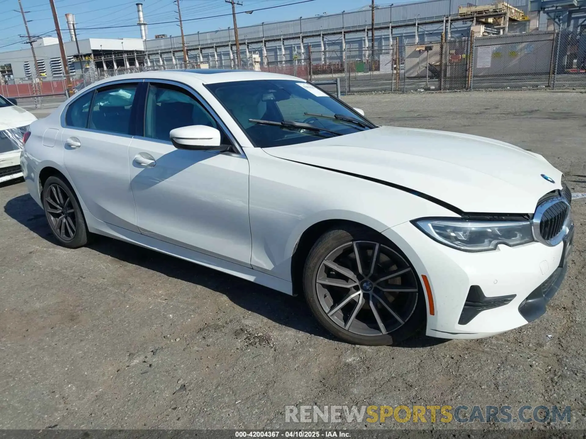 1 Photograph of a damaged car 3MW5R1J02M8B52757 BMW 330I 2021