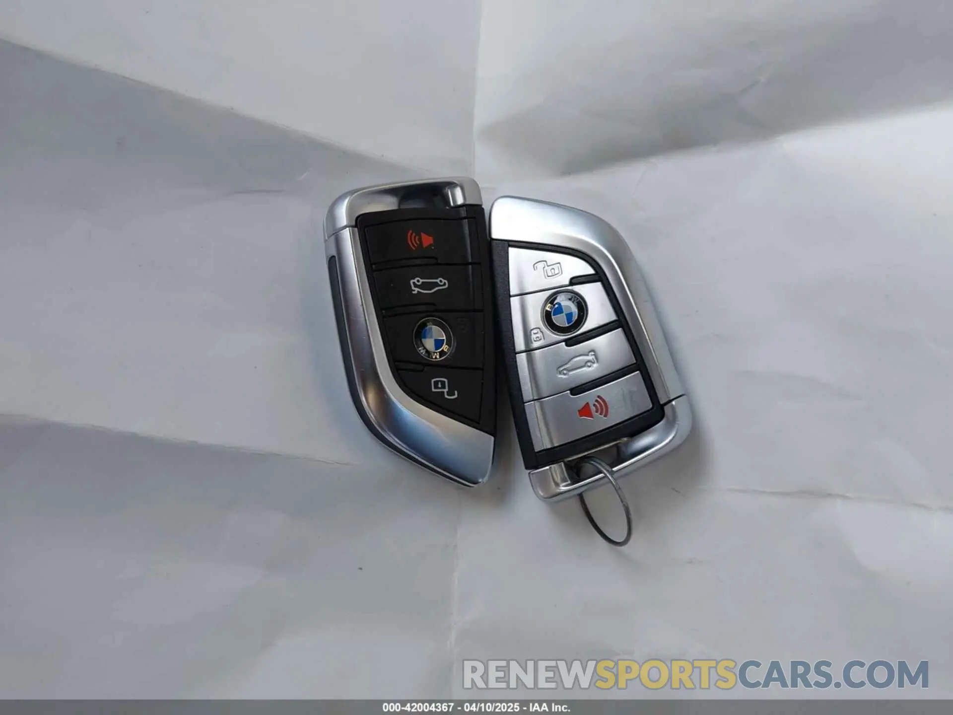 11 Photograph of a damaged car 3MW5R1J02M8B52757 BMW 330I 2021