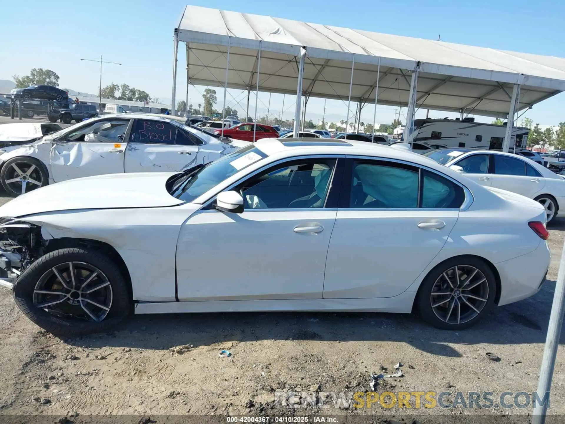 14 Photograph of a damaged car 3MW5R1J02M8B52757 BMW 330I 2021