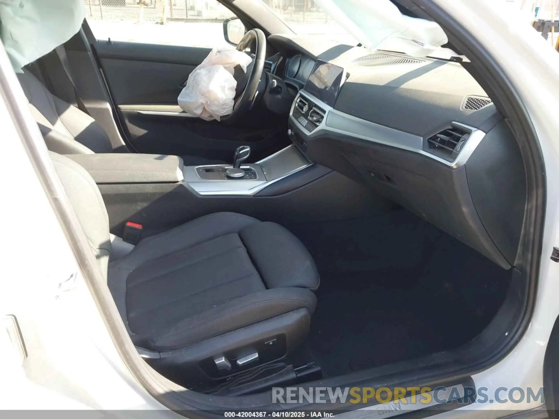 5 Photograph of a damaged car 3MW5R1J02M8B52757 BMW 330I 2021