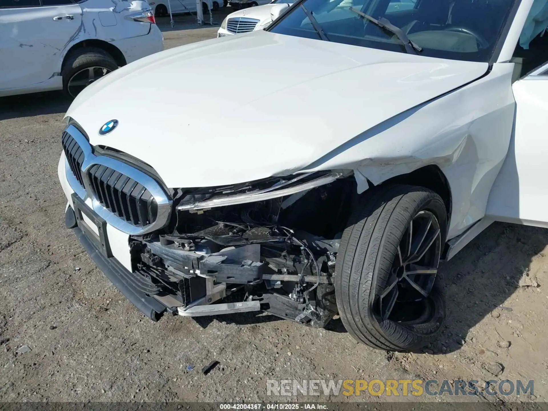 6 Photograph of a damaged car 3MW5R1J02M8B52757 BMW 330I 2021