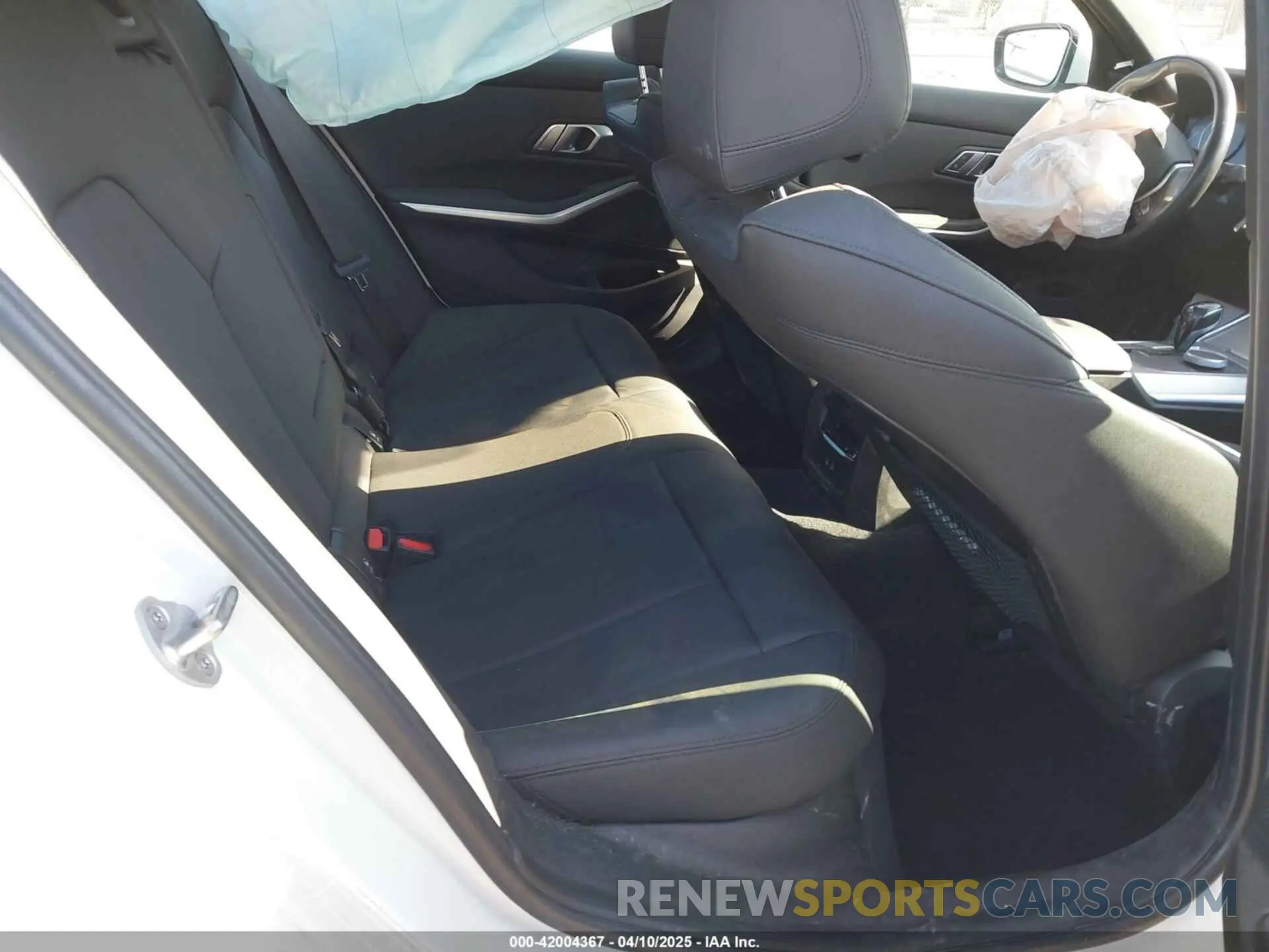 8 Photograph of a damaged car 3MW5R1J02M8B52757 BMW 330I 2021
