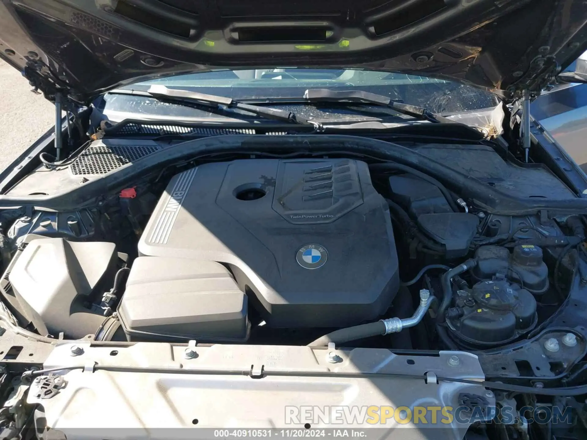 10 Photograph of a damaged car 3MW5R1J02M8B88996 BMW 330I 2021