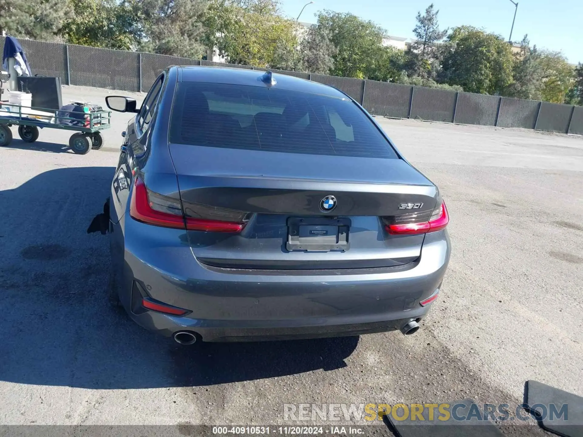 16 Photograph of a damaged car 3MW5R1J02M8B88996 BMW 330I 2021