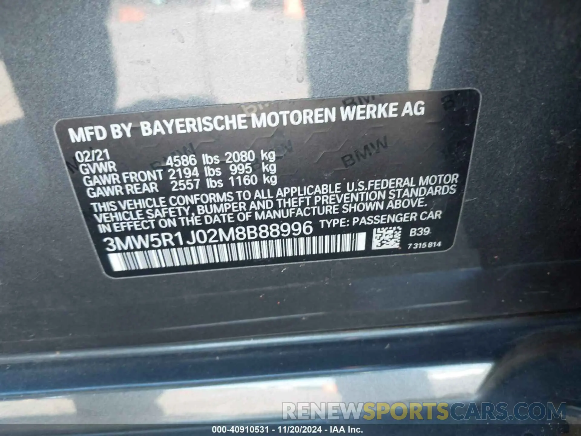 9 Photograph of a damaged car 3MW5R1J02M8B88996 BMW 330I 2021
