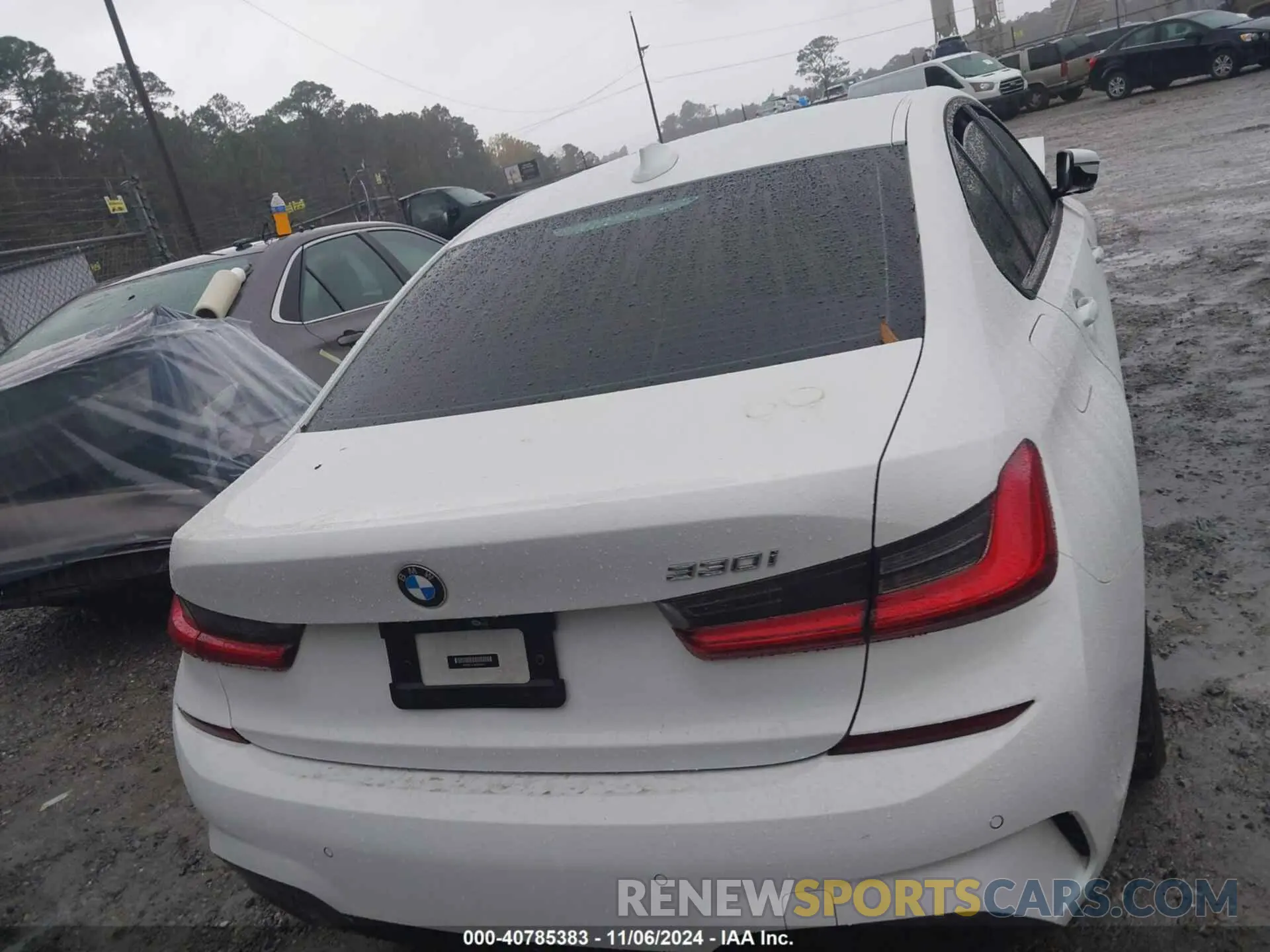 16 Photograph of a damaged car 3MW5R1J03M8B54811 BMW 330I 2021