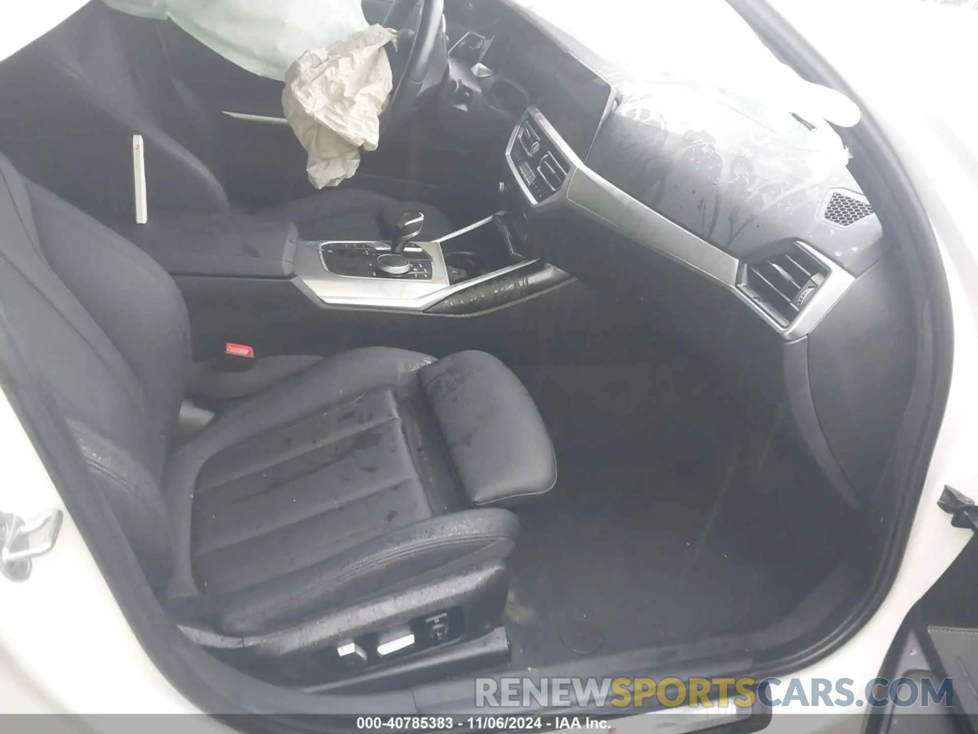 5 Photograph of a damaged car 3MW5R1J03M8B54811 BMW 330I 2021
