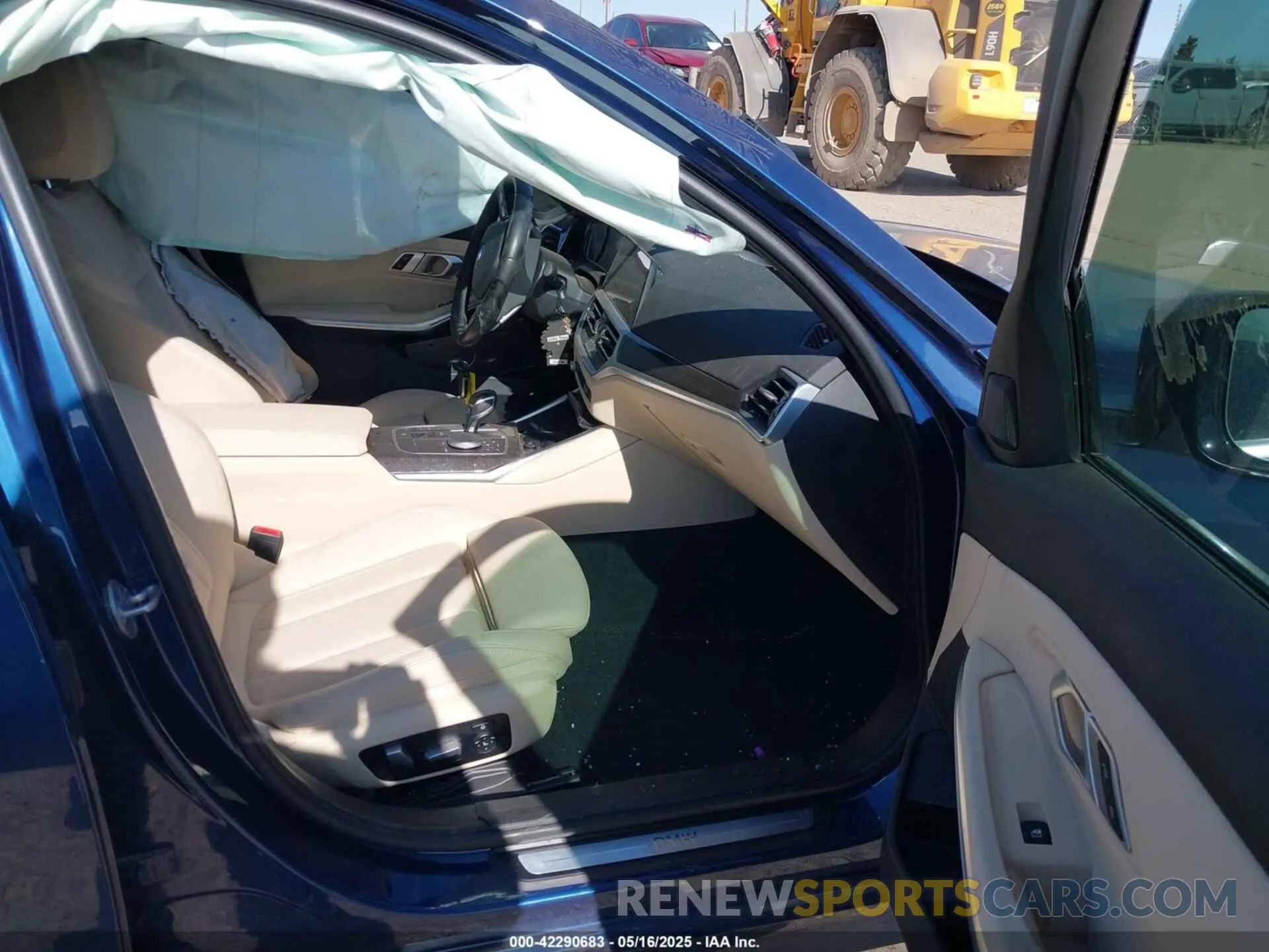 5 Photograph of a damaged car 3MW5R1J03M8B71429 BMW 330I 2021