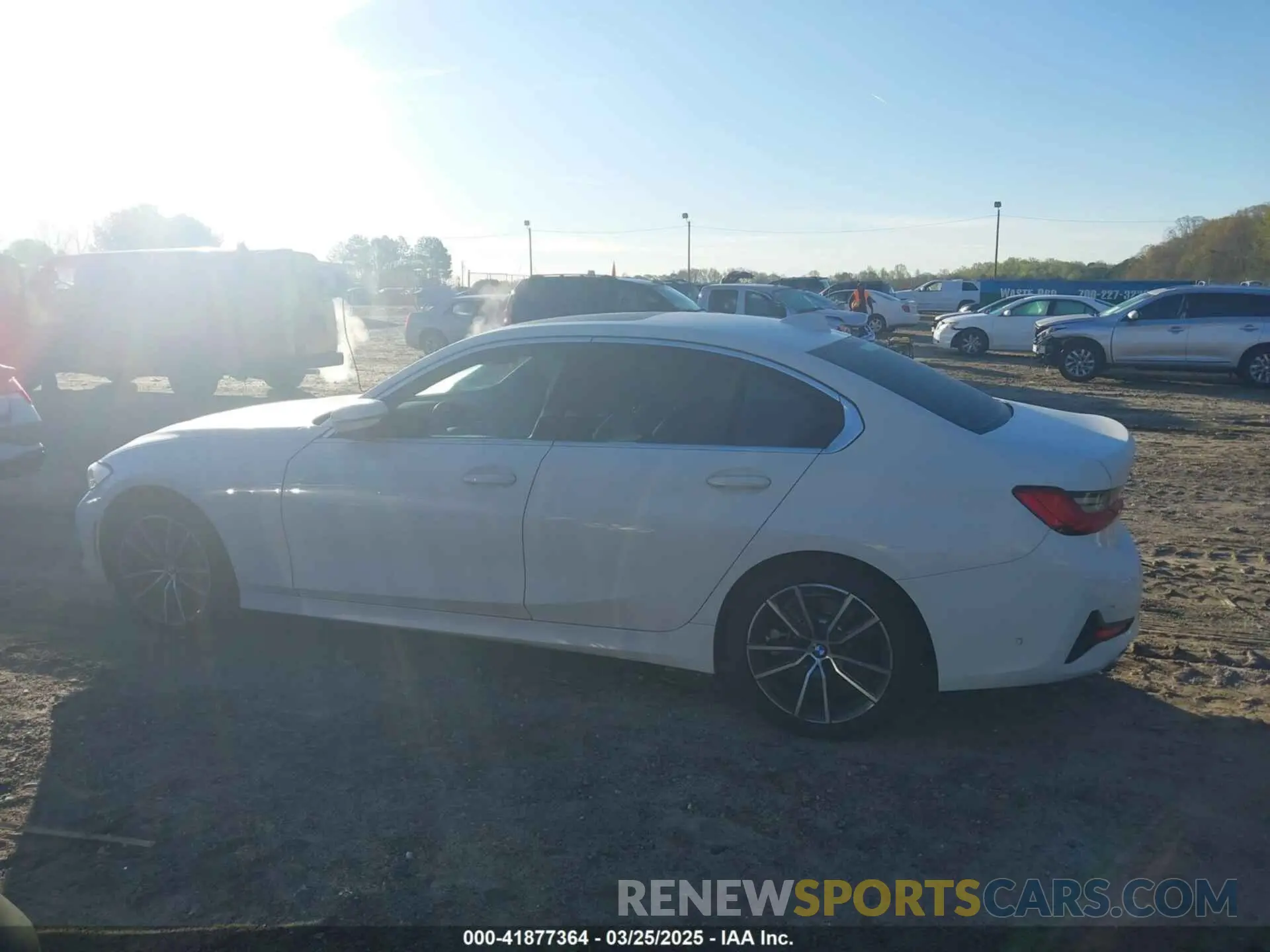 14 Photograph of a damaged car 3MW5R1J04M8B52601 BMW 330I 2021