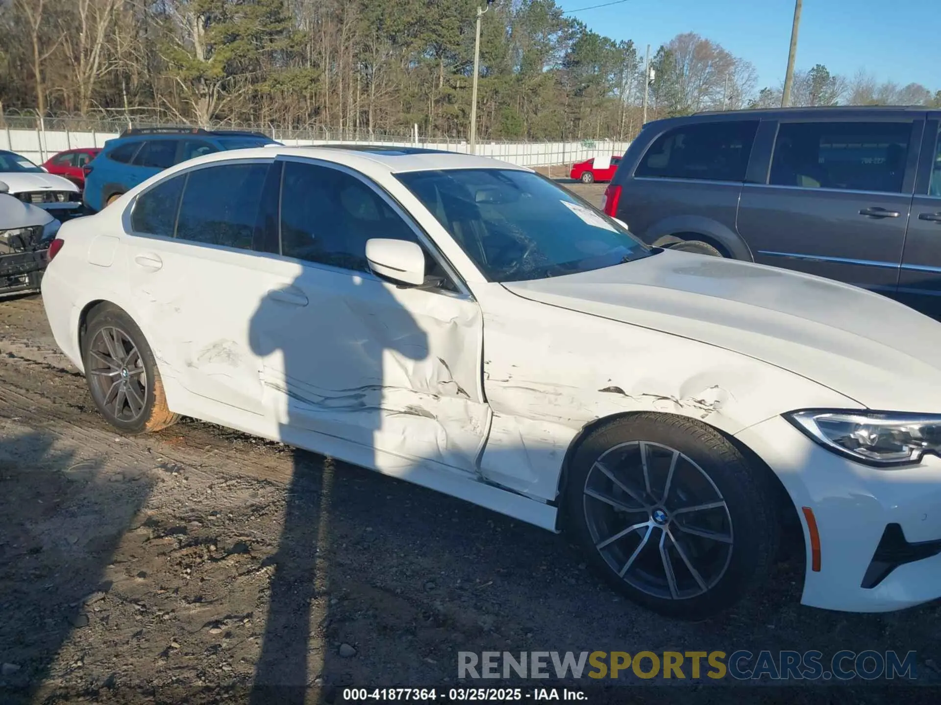 6 Photograph of a damaged car 3MW5R1J04M8B52601 BMW 330I 2021