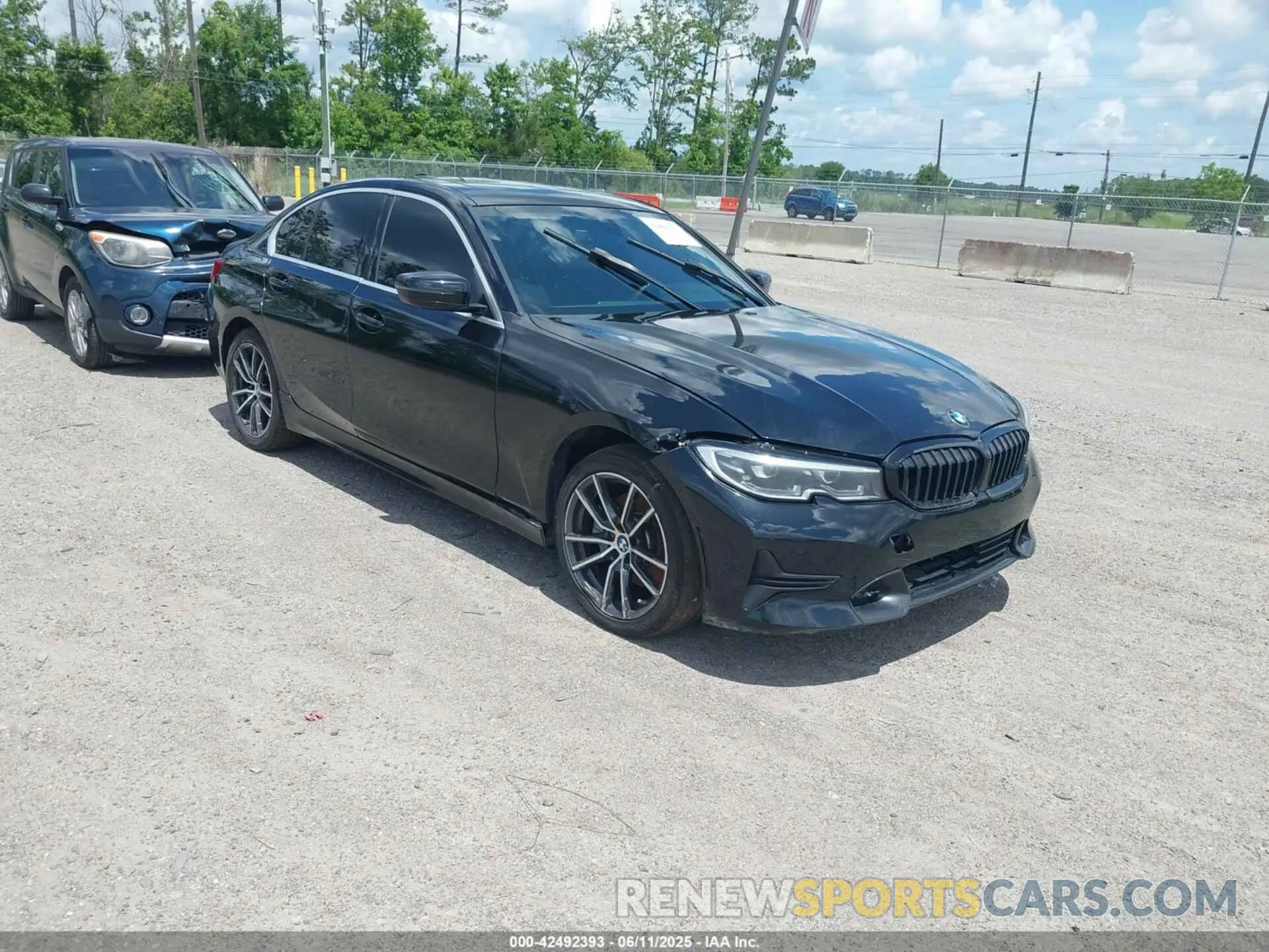 1 Photograph of a damaged car 3MW5R1J04M8B69253 BMW 330I 2021