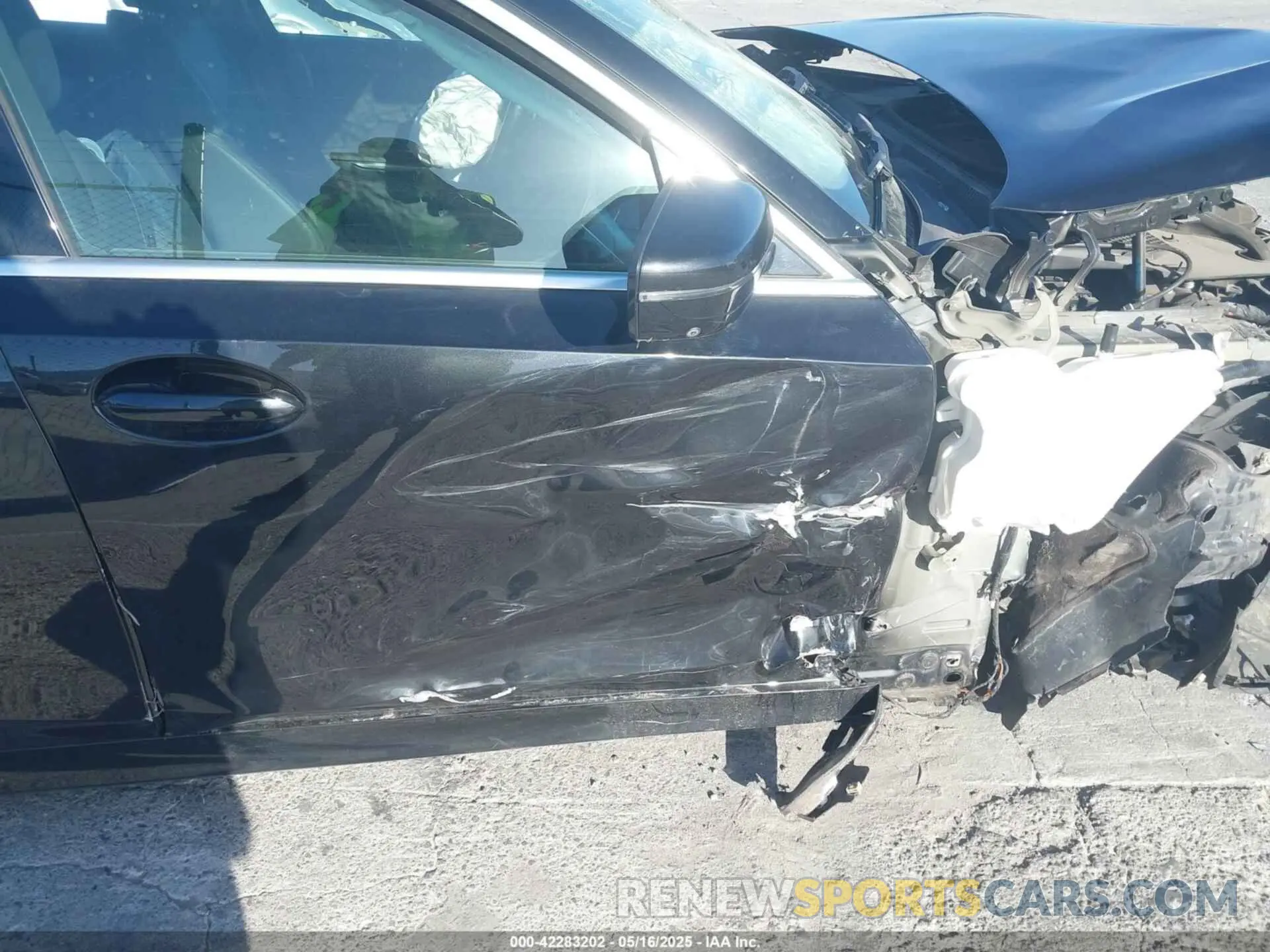 13 Photograph of a damaged car 3MW5R1J05M8B47164 BMW 330I 2021