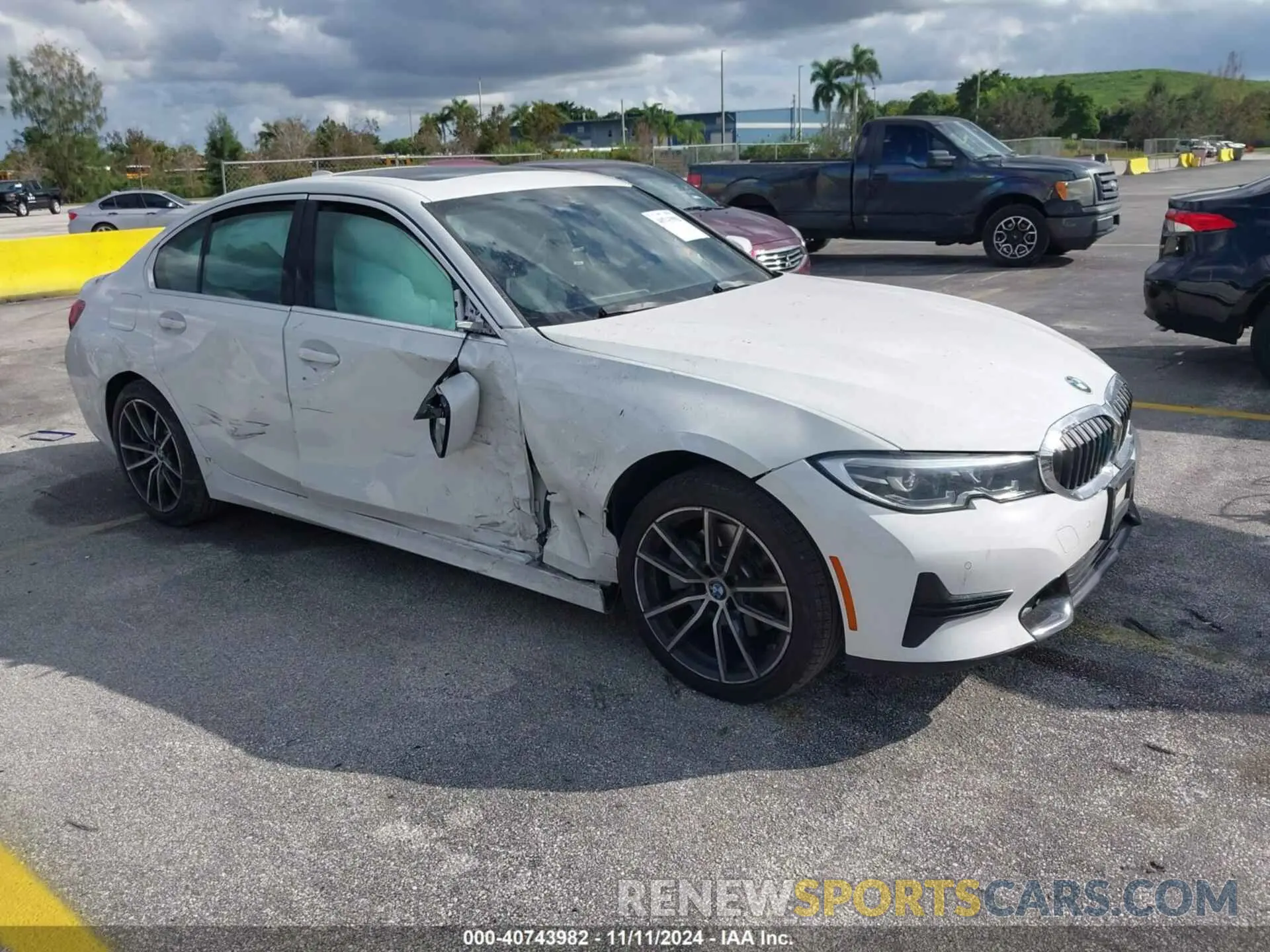 1 Photograph of a damaged car 3MW5R1J05M8B47696 BMW 330I 2021