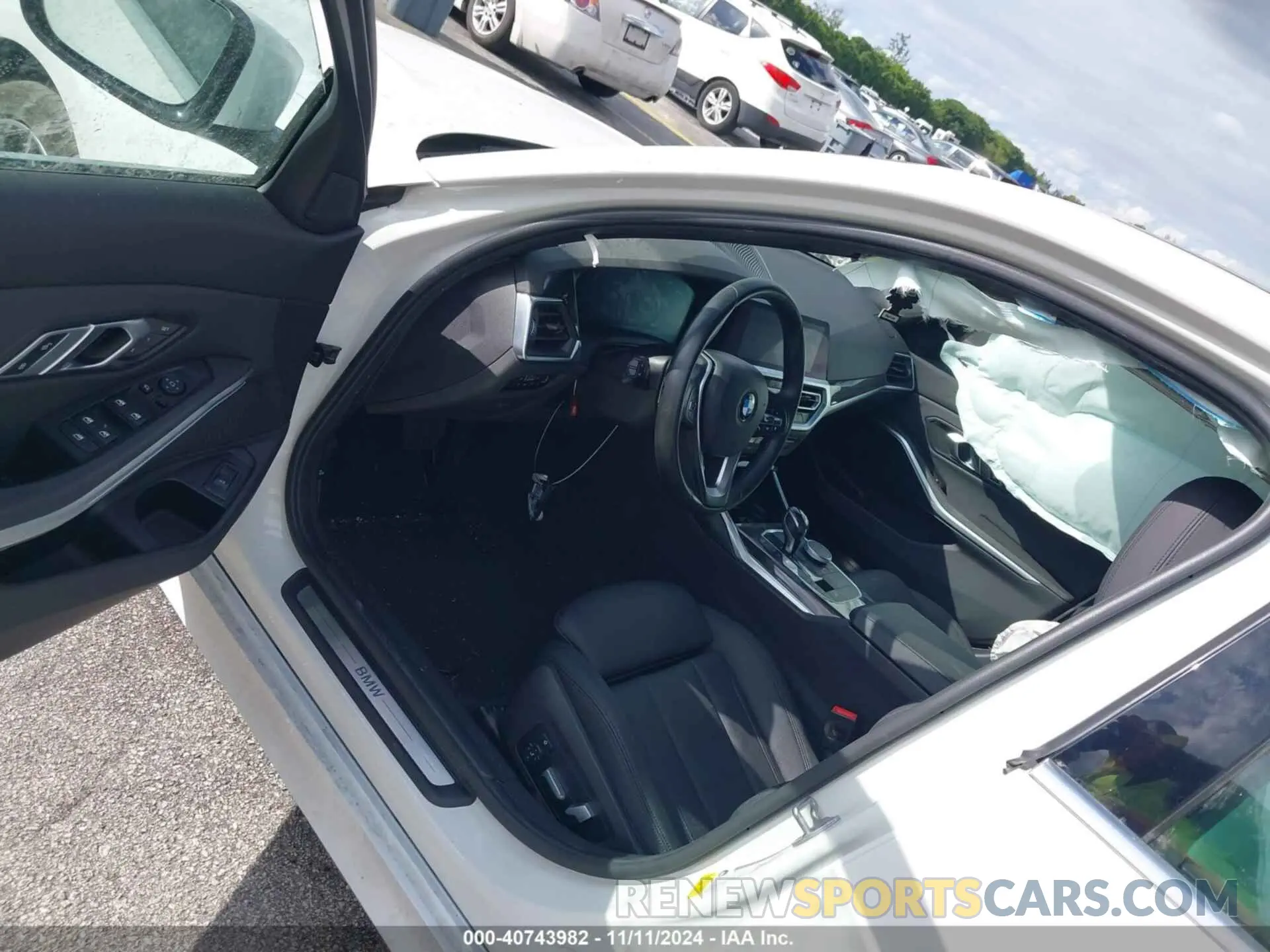 5 Photograph of a damaged car 3MW5R1J05M8B47696 BMW 330I 2021