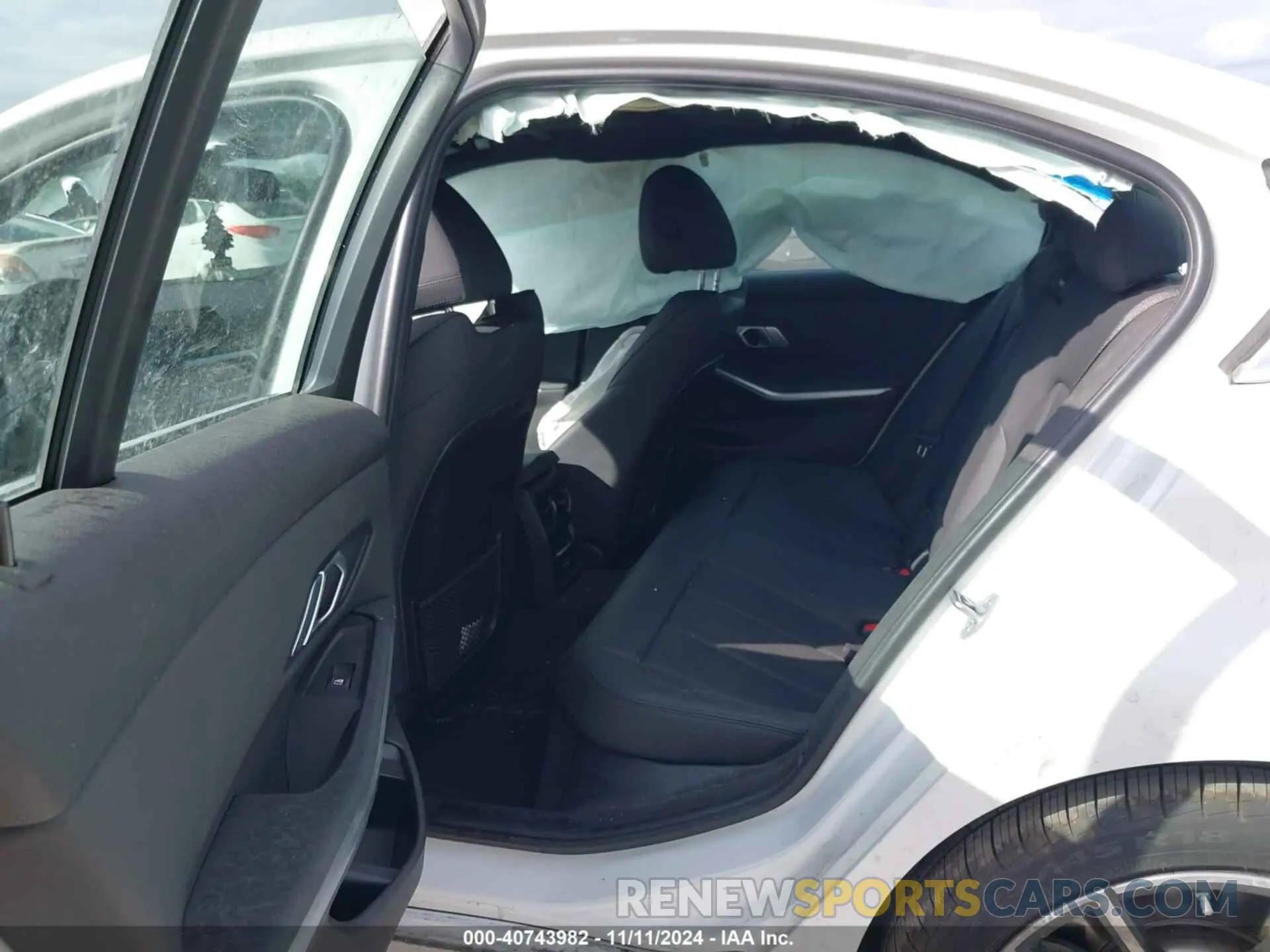8 Photograph of a damaged car 3MW5R1J05M8B47696 BMW 330I 2021