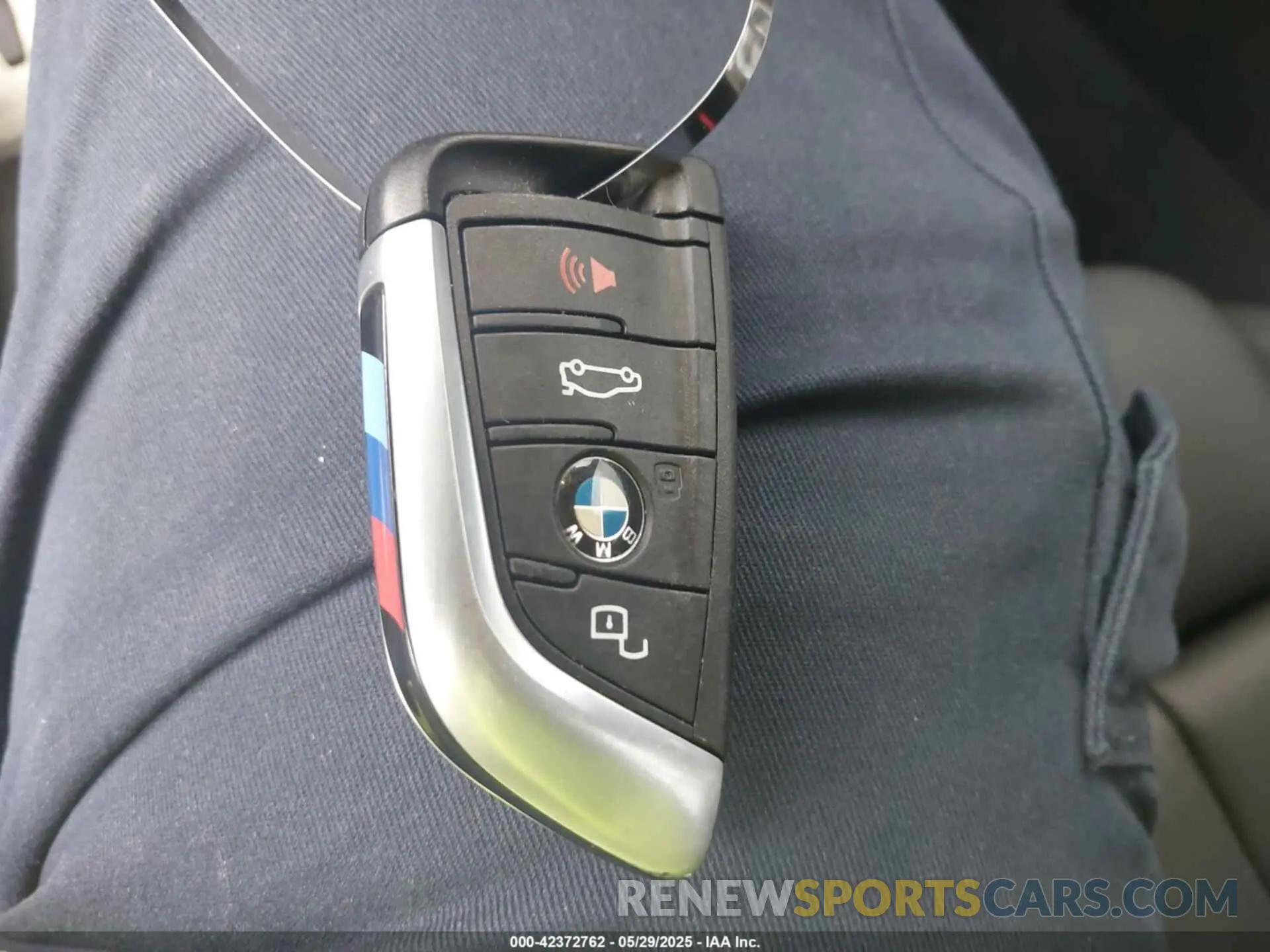11 Photograph of a damaged car 3MW5R1J05M8B79581 BMW 330I 2021