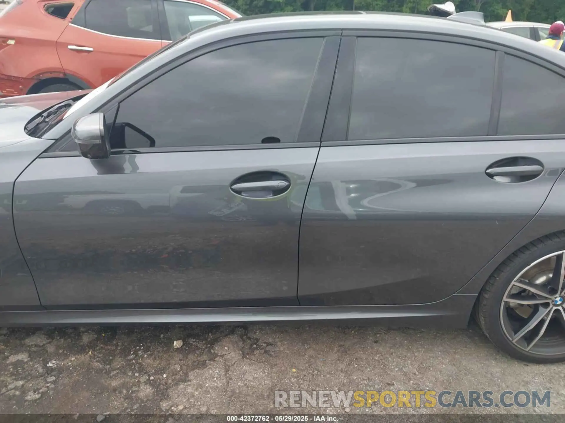 14 Photograph of a damaged car 3MW5R1J05M8B79581 BMW 330I 2021