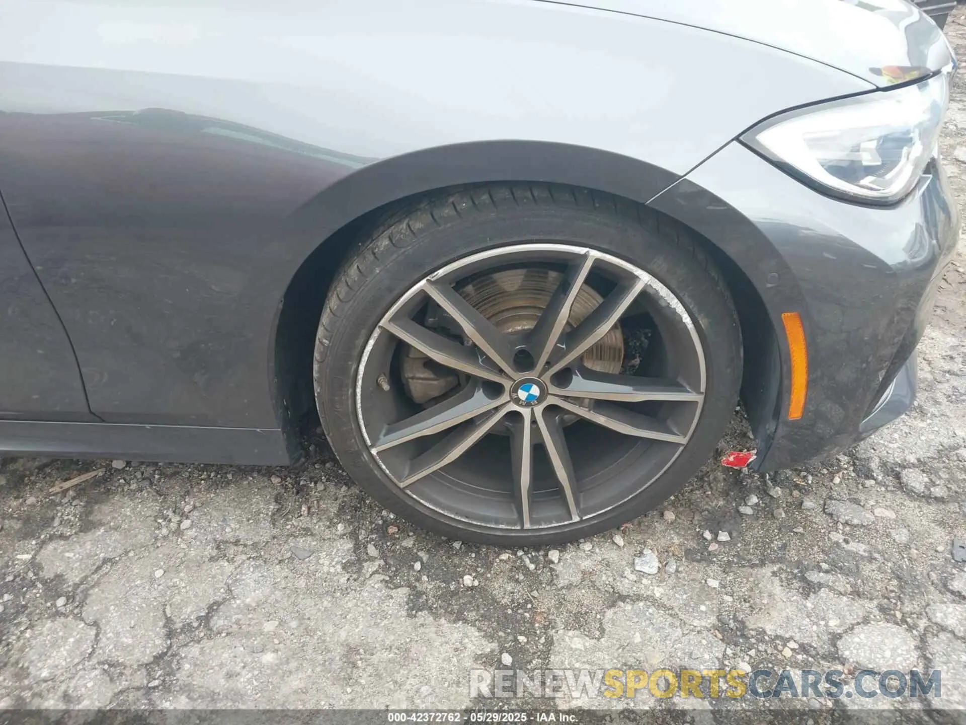 6 Photograph of a damaged car 3MW5R1J05M8B79581 BMW 330I 2021