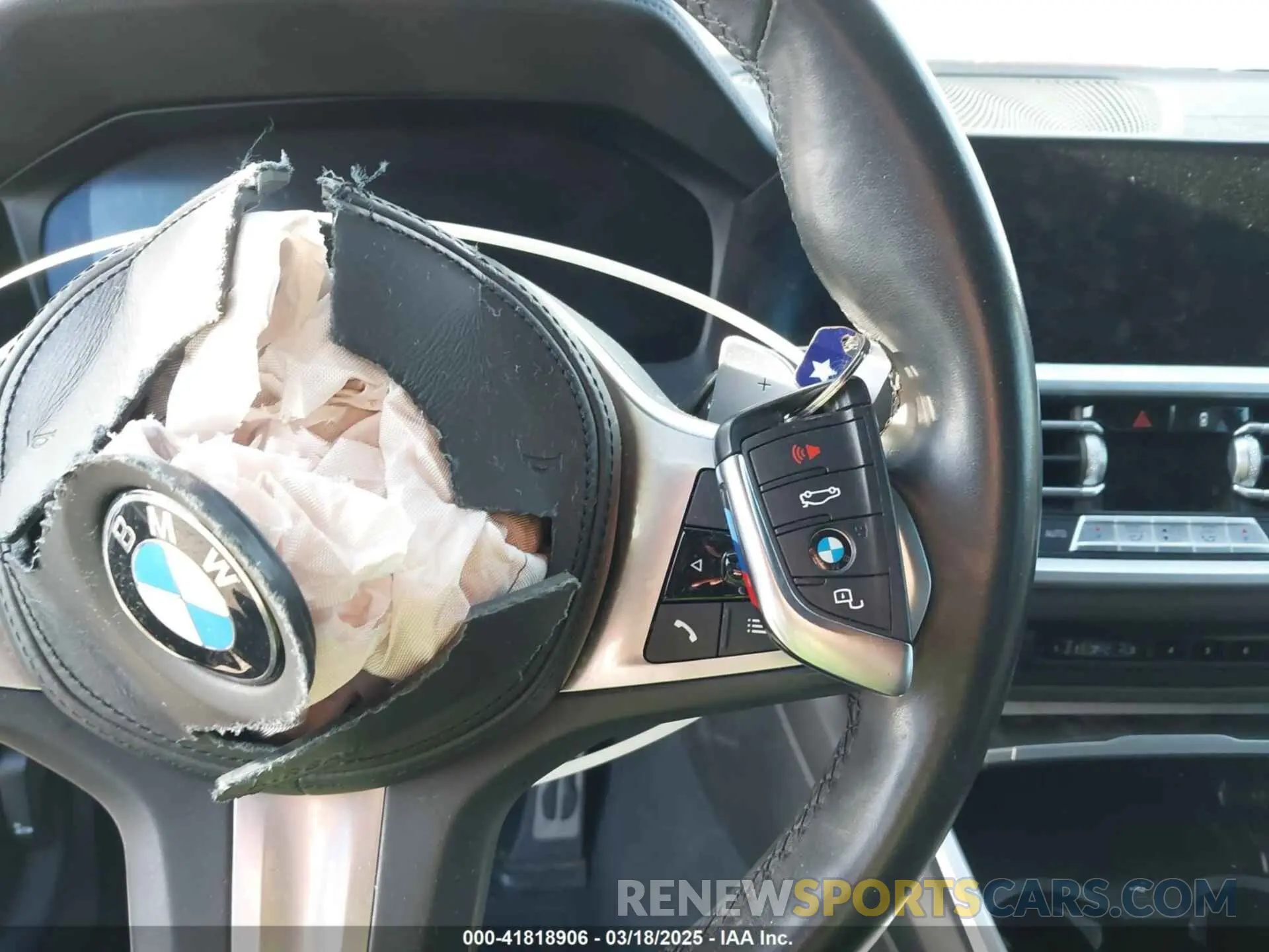 11 Photograph of a damaged car 3MW5R1J05M8B84800 BMW 330I 2021