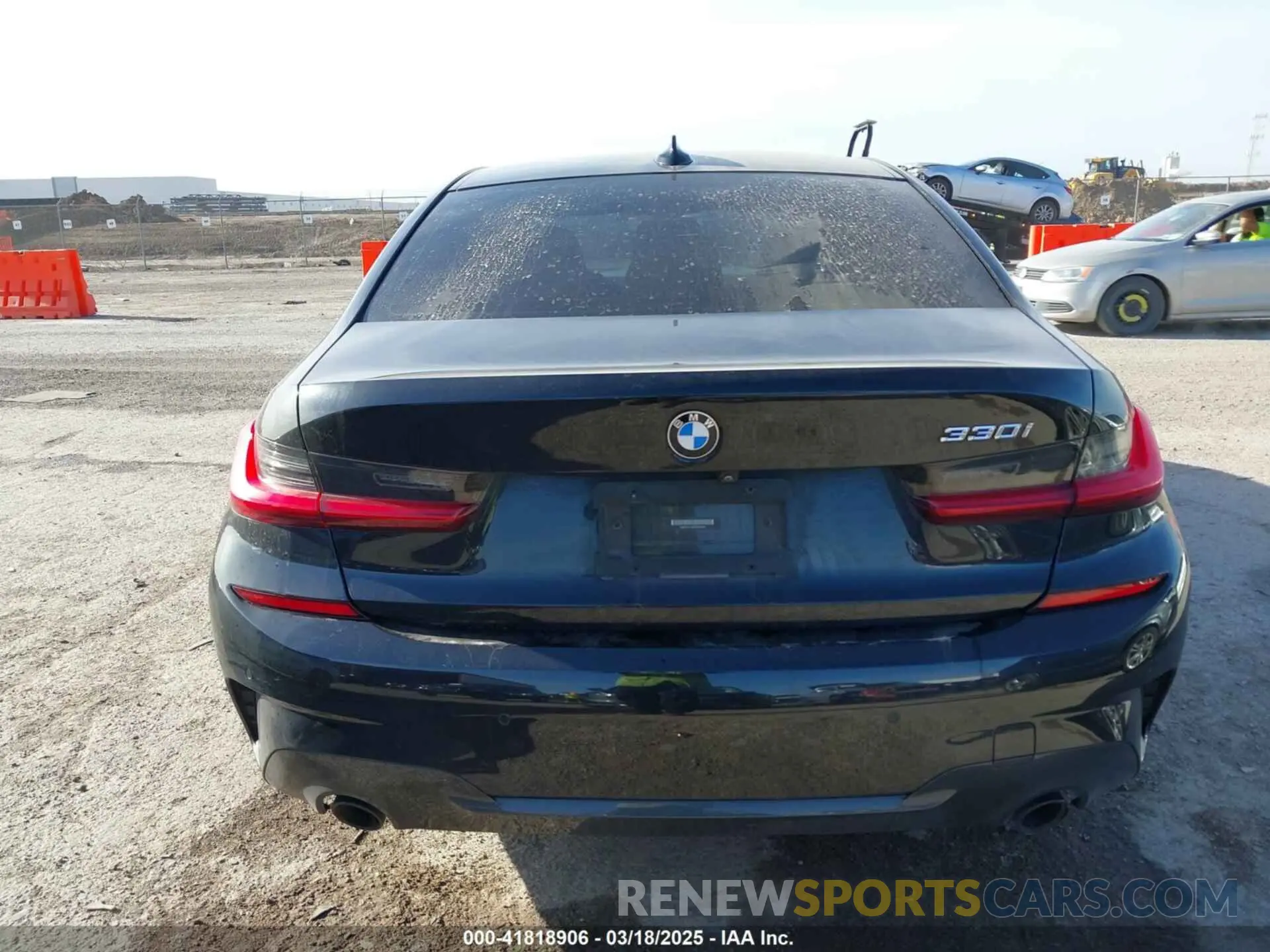 16 Photograph of a damaged car 3MW5R1J05M8B84800 BMW 330I 2021