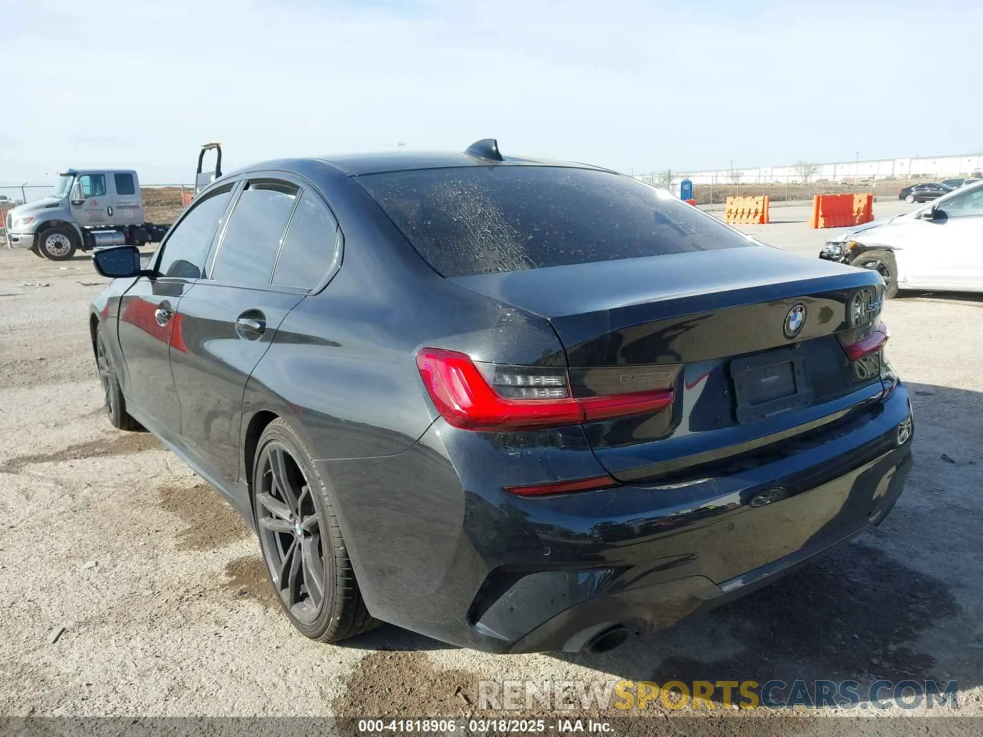 3 Photograph of a damaged car 3MW5R1J05M8B84800 BMW 330I 2021