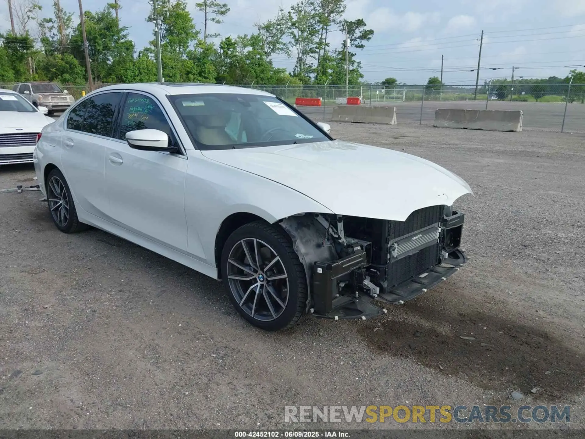 1 Photograph of a damaged car 3MW5R1J06M8B53040 BMW 330I 2021